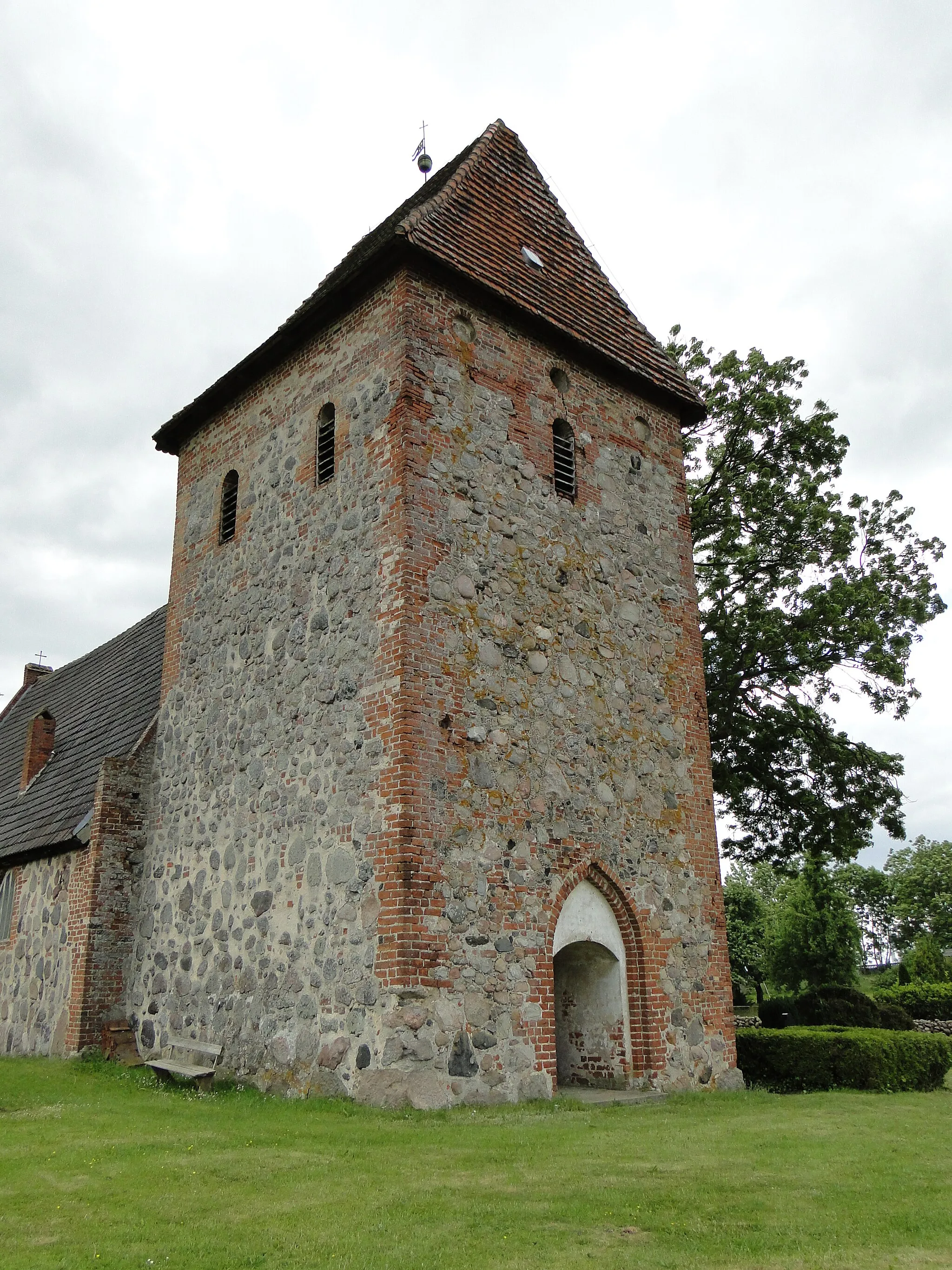 Photo showing: Church in Hohen Pritz, district Ludwigslust-Parchim, Mecklenburg-Vorpommern, Germany