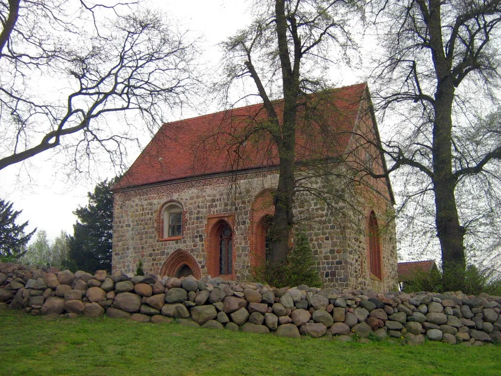 Photo showing: Church in Duckow