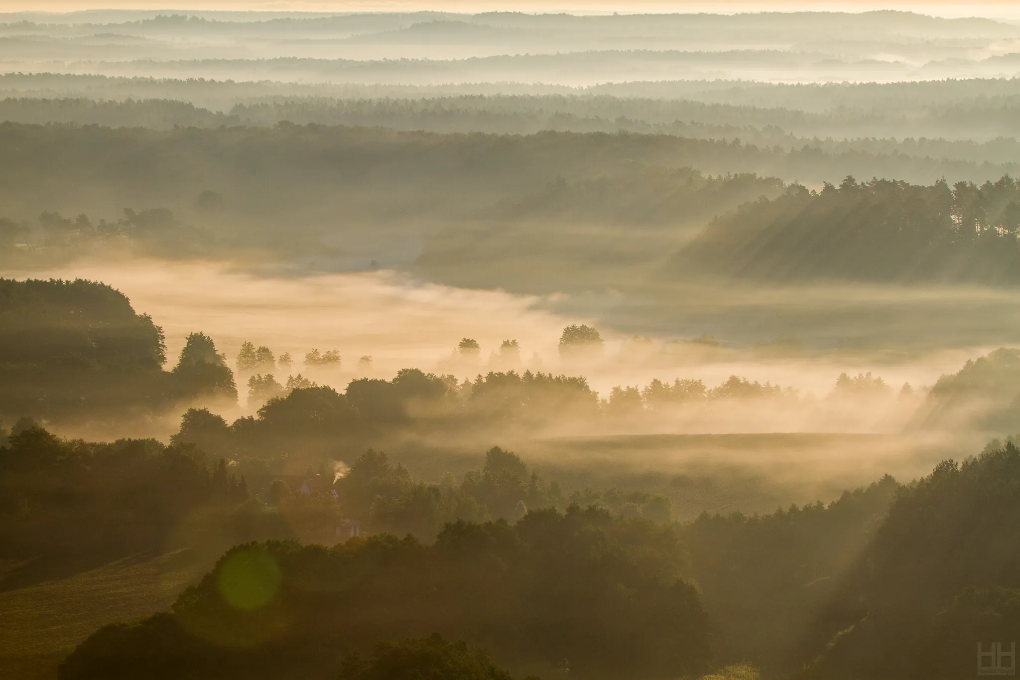 Photo showing: Morning fog seen from ballooning over Schwerin.