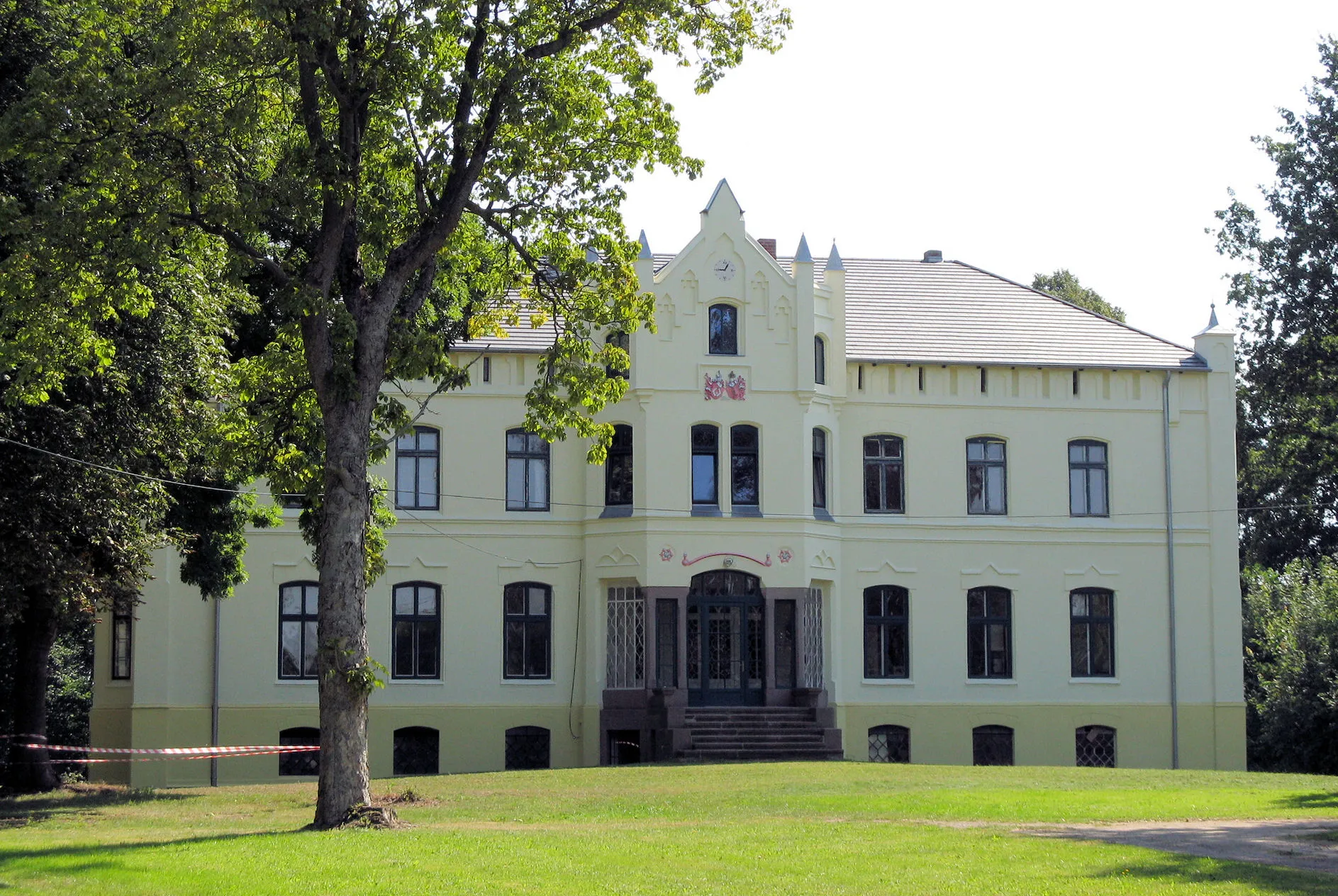 Photo showing: Manor house in Alt Vorwerk, disctrict Güstrow, Mecklenburg-Vorpommern, Germany