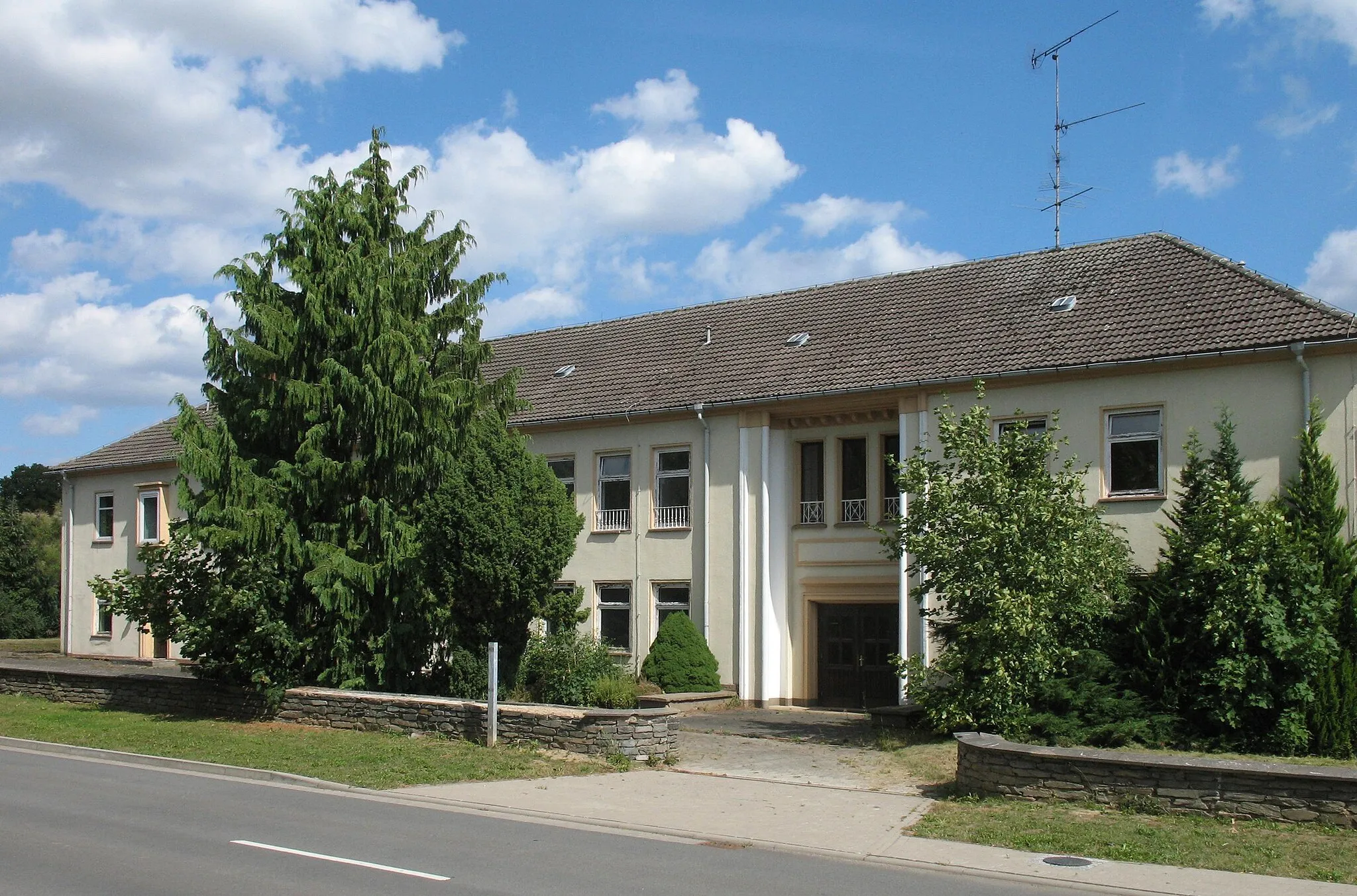 Photo showing: Former policlinic in Mestlin in Mecklenburg-Western Pomerania, Germany
