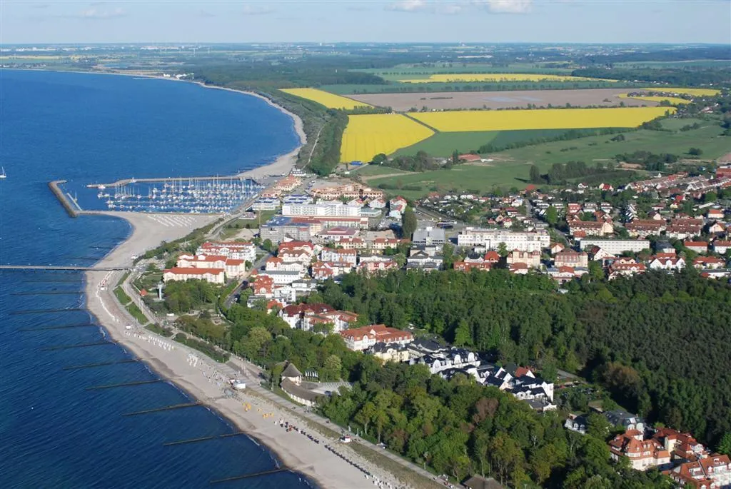 Photo showing: Aerial View of Kühlungsborn and its yacht harbour / marina, Mecklenburg, Germany