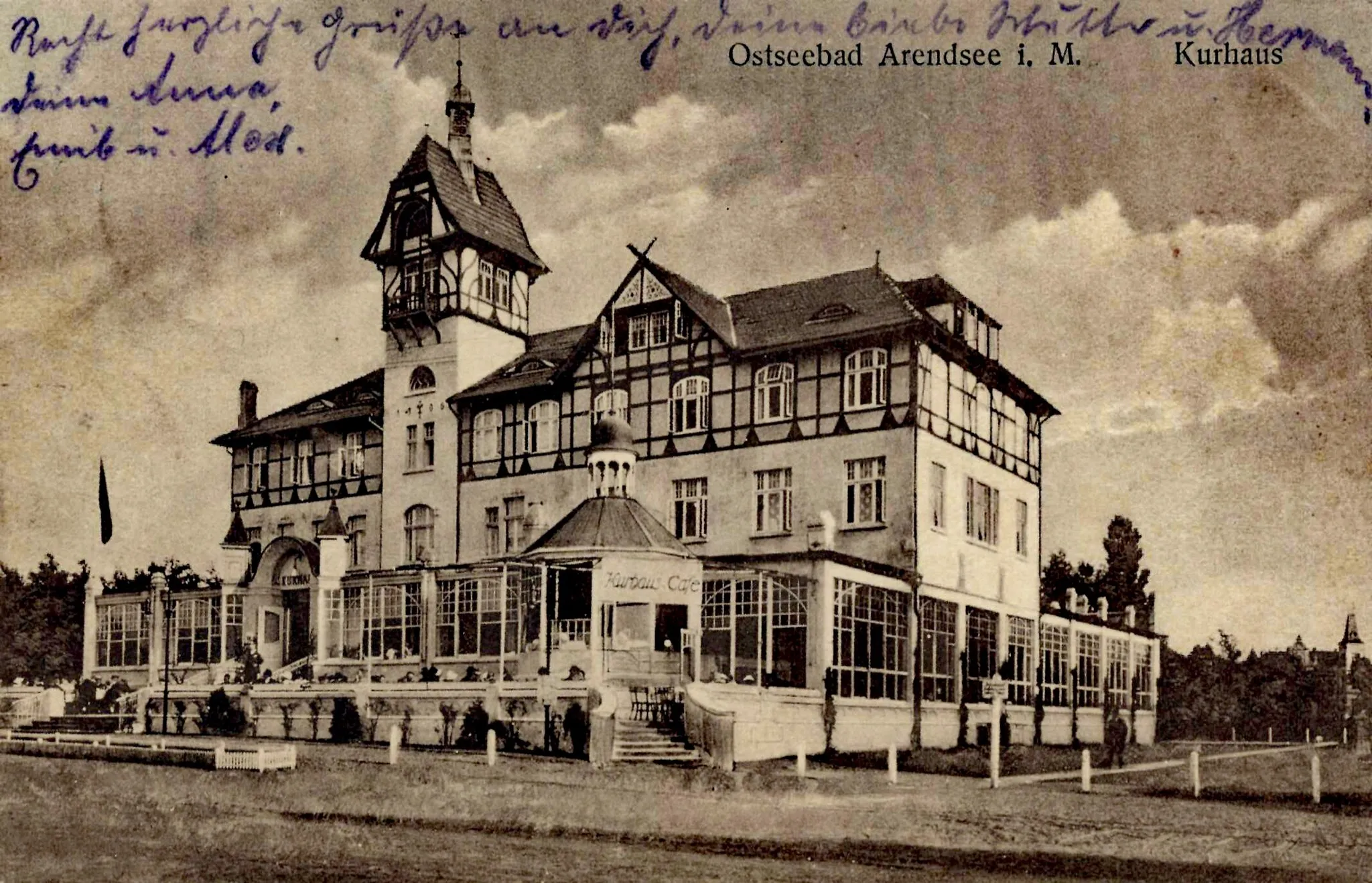 Photo showing: One of the old spa hotels in the seaside resort of Kühlungsborn. It was built in 1905 and the main landmark of the town. In 1994, the commune decided to demolish the old building - officially because of the "bad structural condition". This move gone along with fierce protests by the inhabitants.
Today, there is a reminiscent new built hotel complex, that strongly follows the seaside-resort architecture of its historical forerunner.