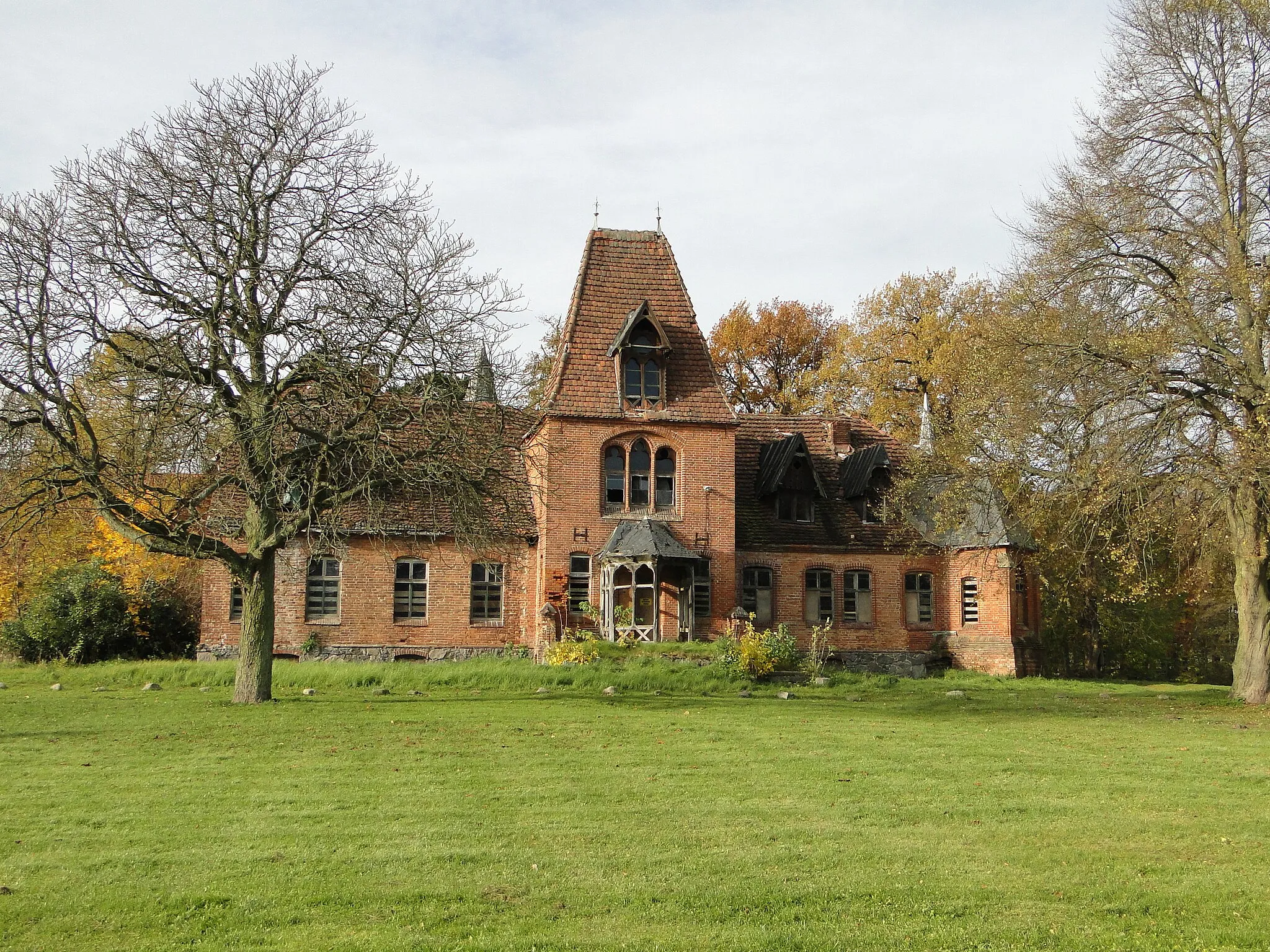 Photo showing: Manor in Pinnow, district Demmin, Mecklenburg-Vorpommern, Germany