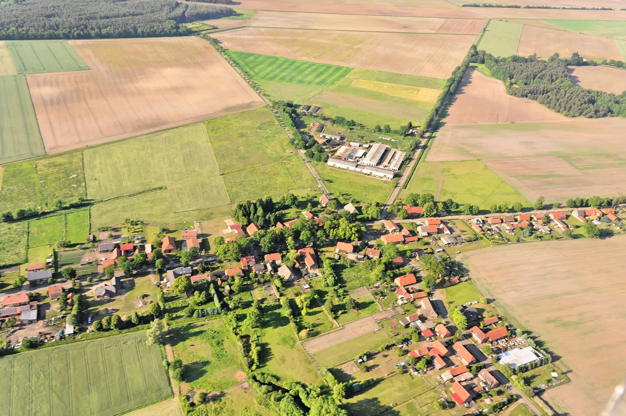 Photo showing: Überführungsflug vom Flugplatz Nordholz-Spieka über Lüneburg, Potsdam zum Flugplatz Schwarzheide-Schipkau. Hier die Gemeinde Belsch im Landkreis Ludwigslust-Parchim in Mecklenburg-Vorpommern.