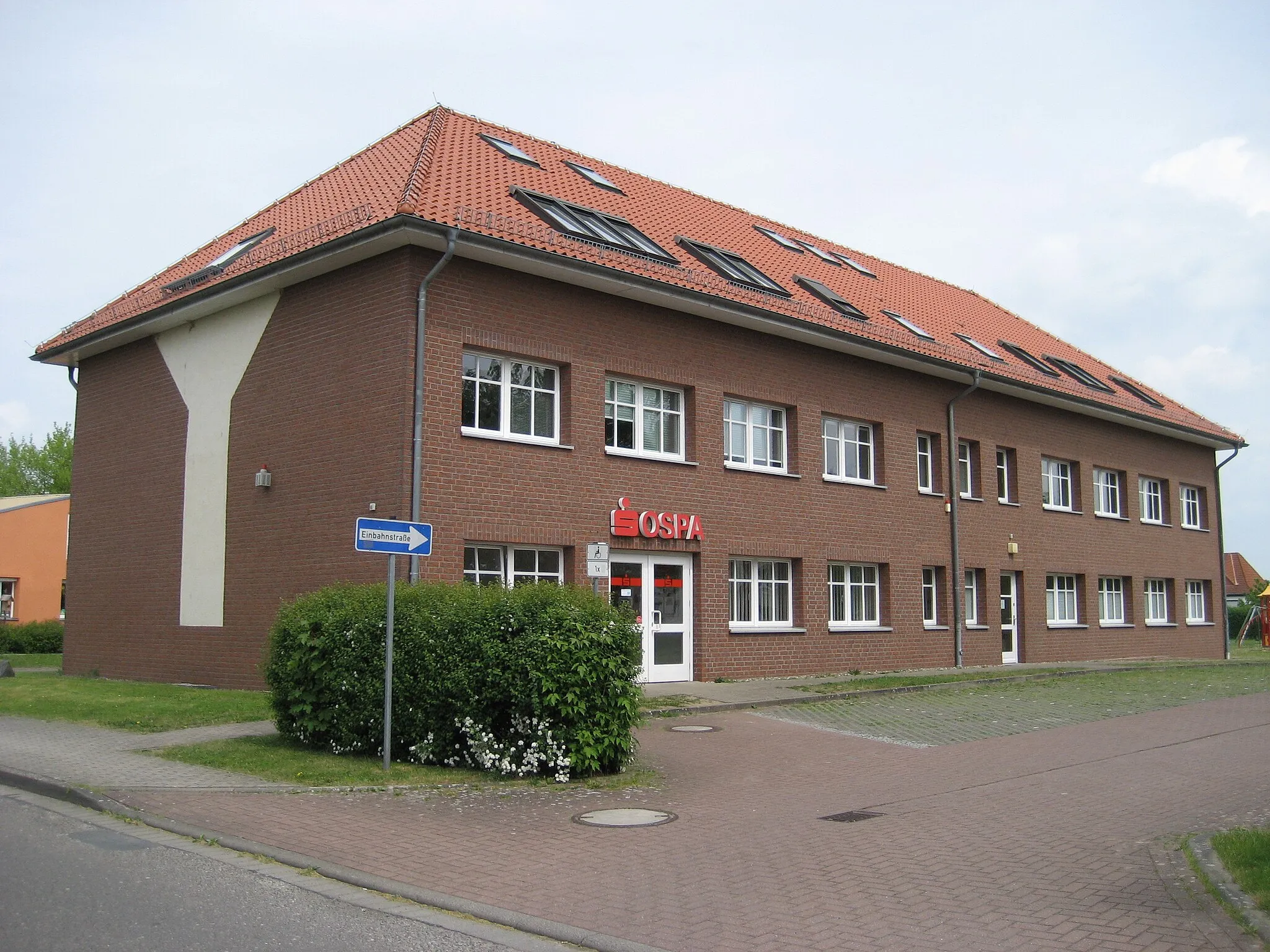 Photo showing: Gebäude der Verwaltungsstelle Jördenstorf des Amtes Mecklenburgische Schweiz in Jördenstorf.