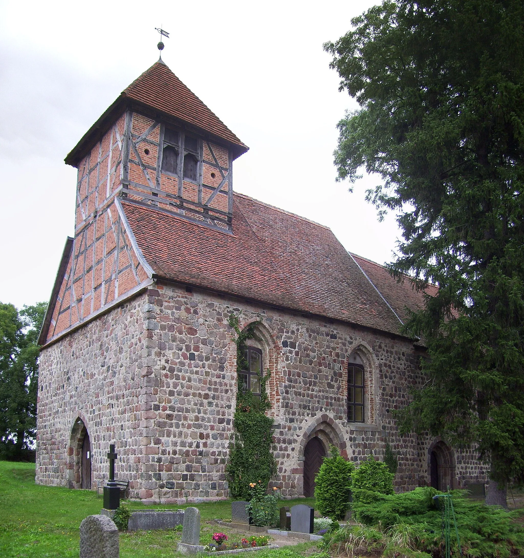 Photo showing: Kirche in Brohm, Friedland (Mecklenburg), Ansicht von Südwesten