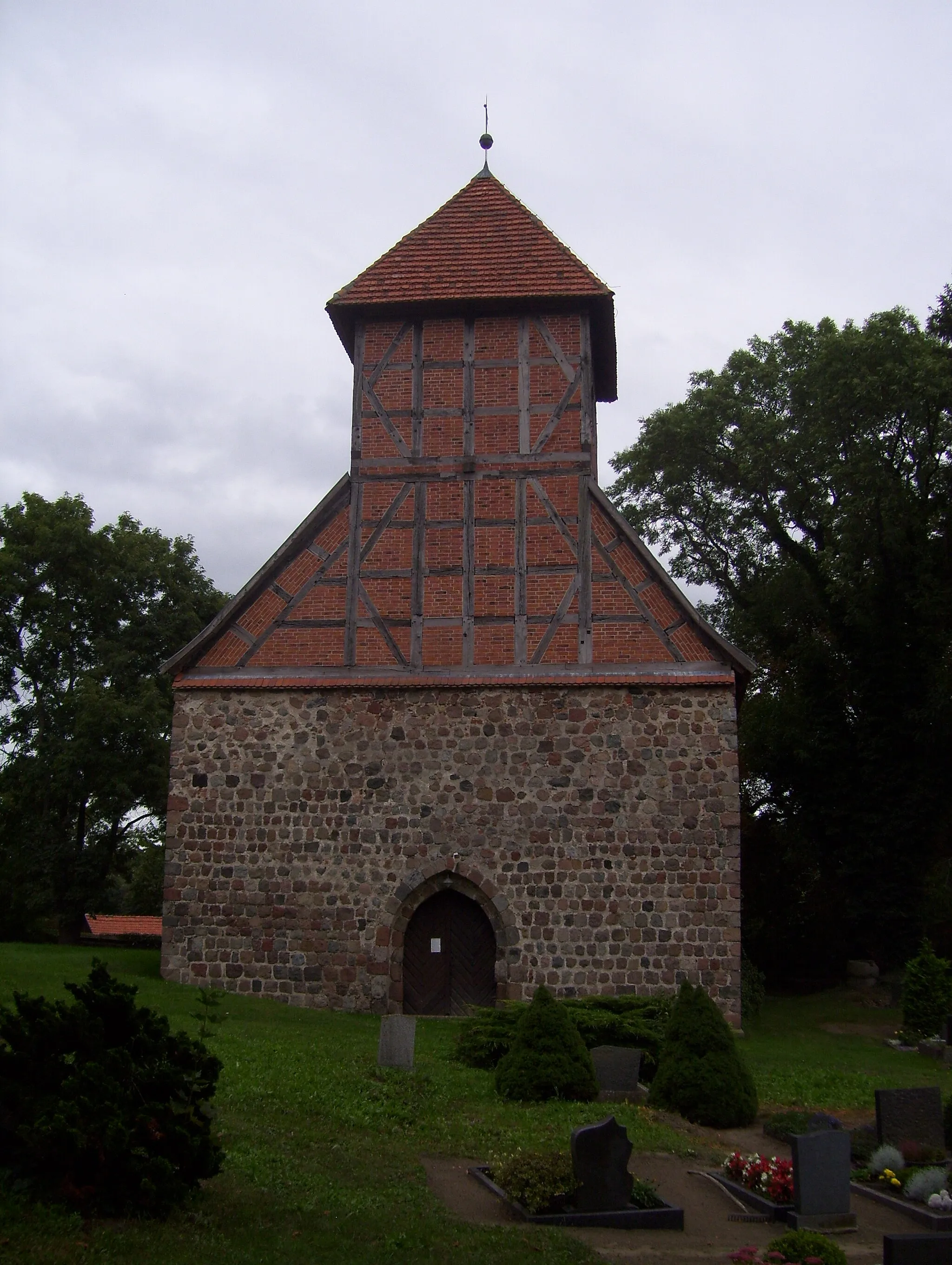 Photo showing: Kirche in Brohm, Friedland (Mecklenburg), Westgiebel und Portal