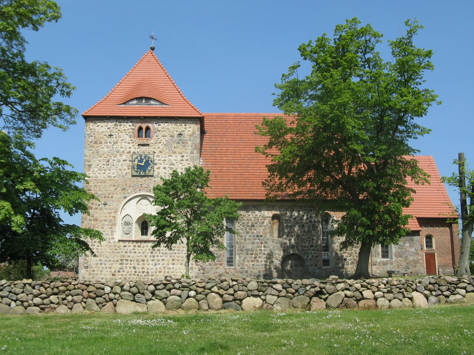 Photo showing: Church in Körchow, district Ludwigslust-Parchim, Mecklenburg-Vorpommern, Germany