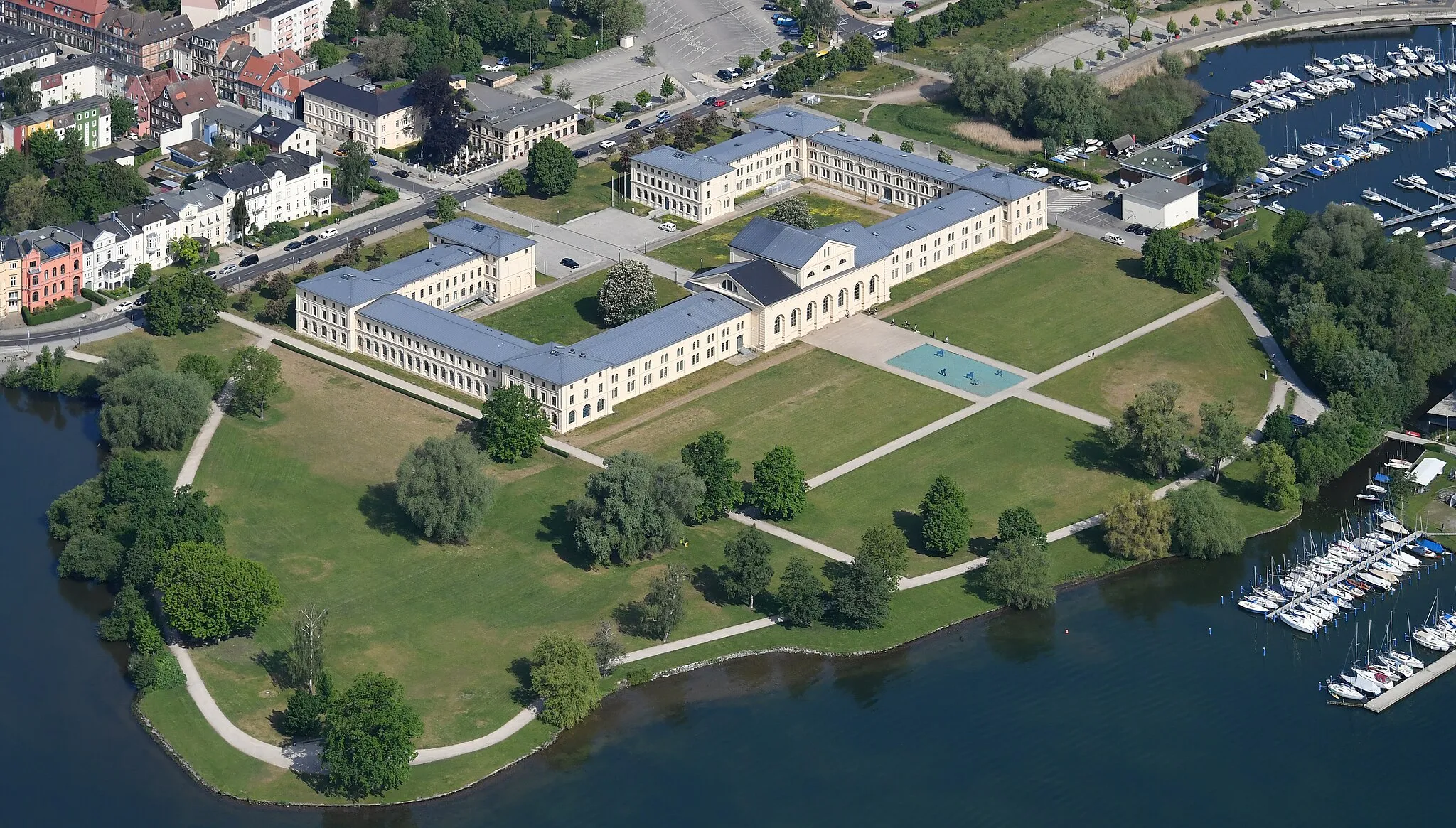 Photo showing: Aerial image of Schweriner Marstall (view from the southeast)