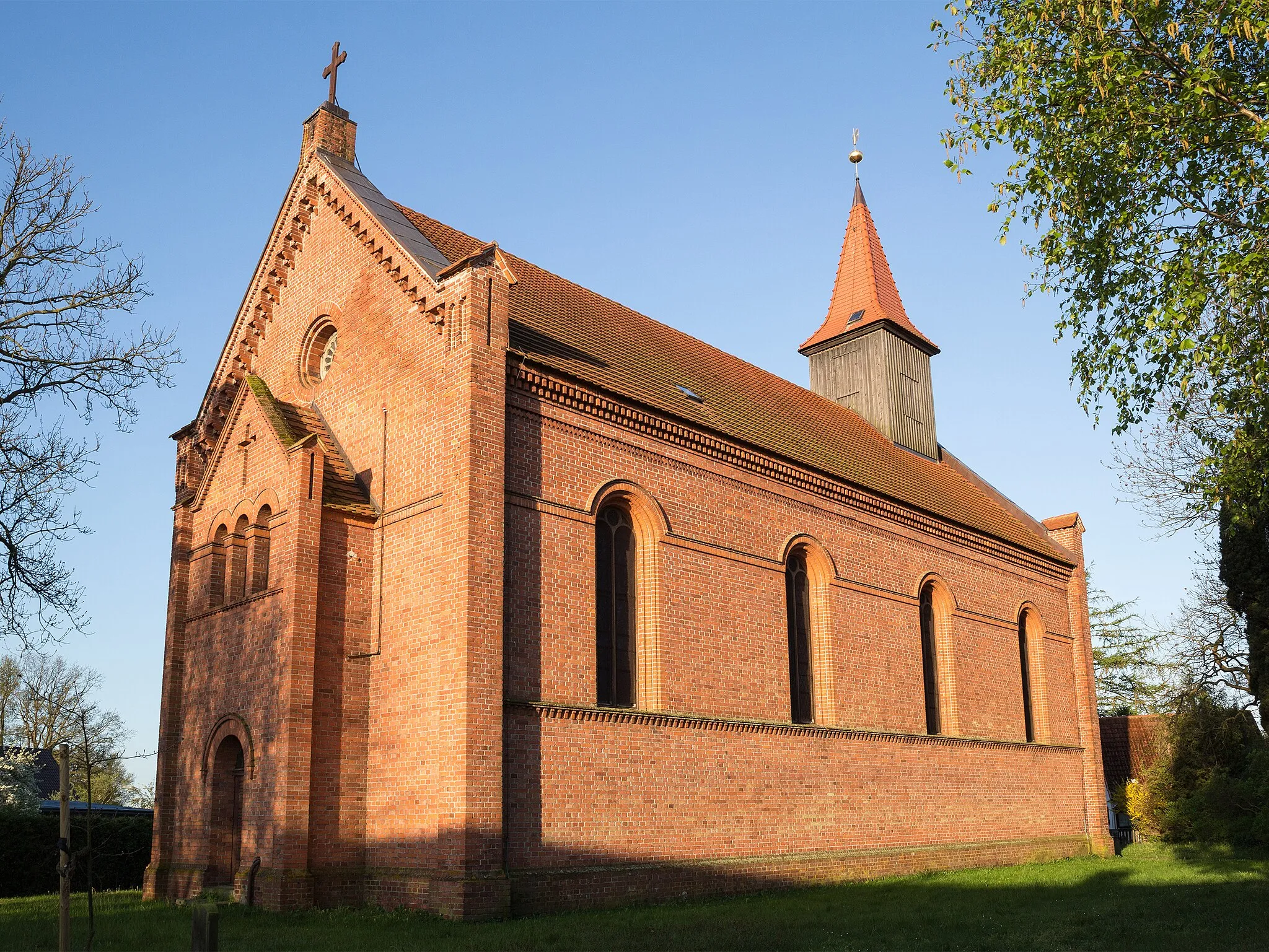 Photo showing: Dierhagen, church