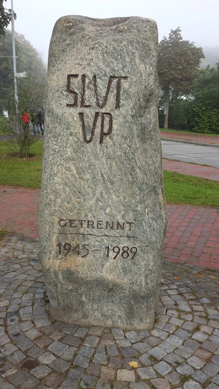 Photo showing: Lübeck-Schlutup / Gedenkstein deutsche Teilung