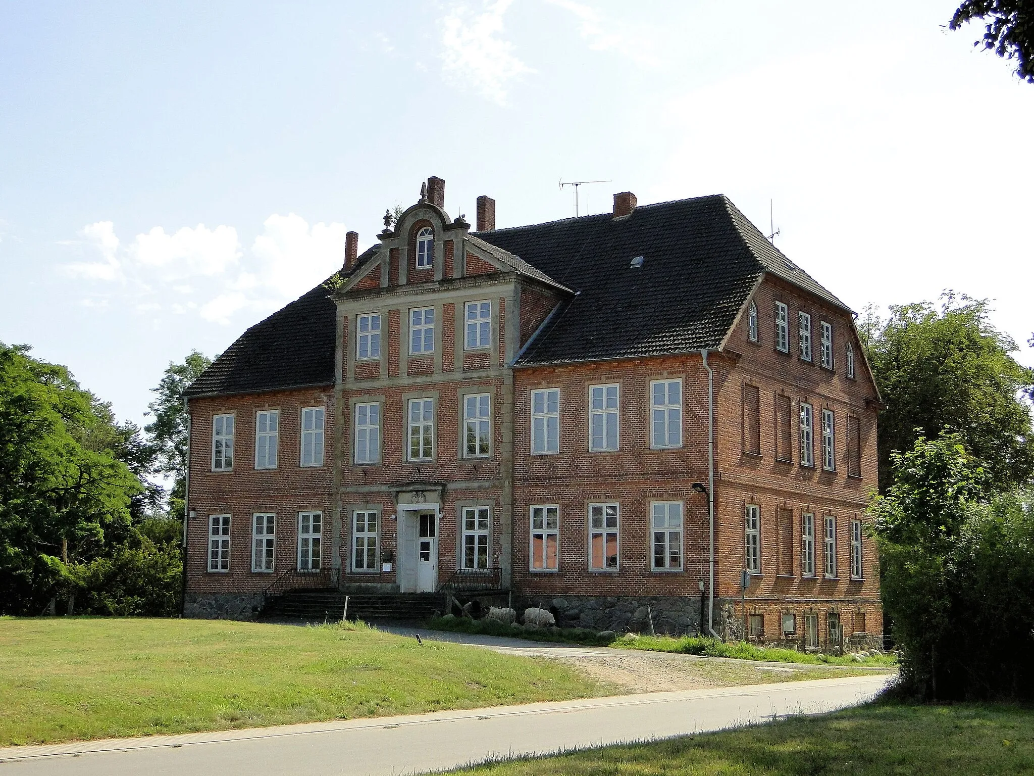 Photo showing: Manor house in Reez, district Rostock, Mecklenburg-Vorpommern, Germany