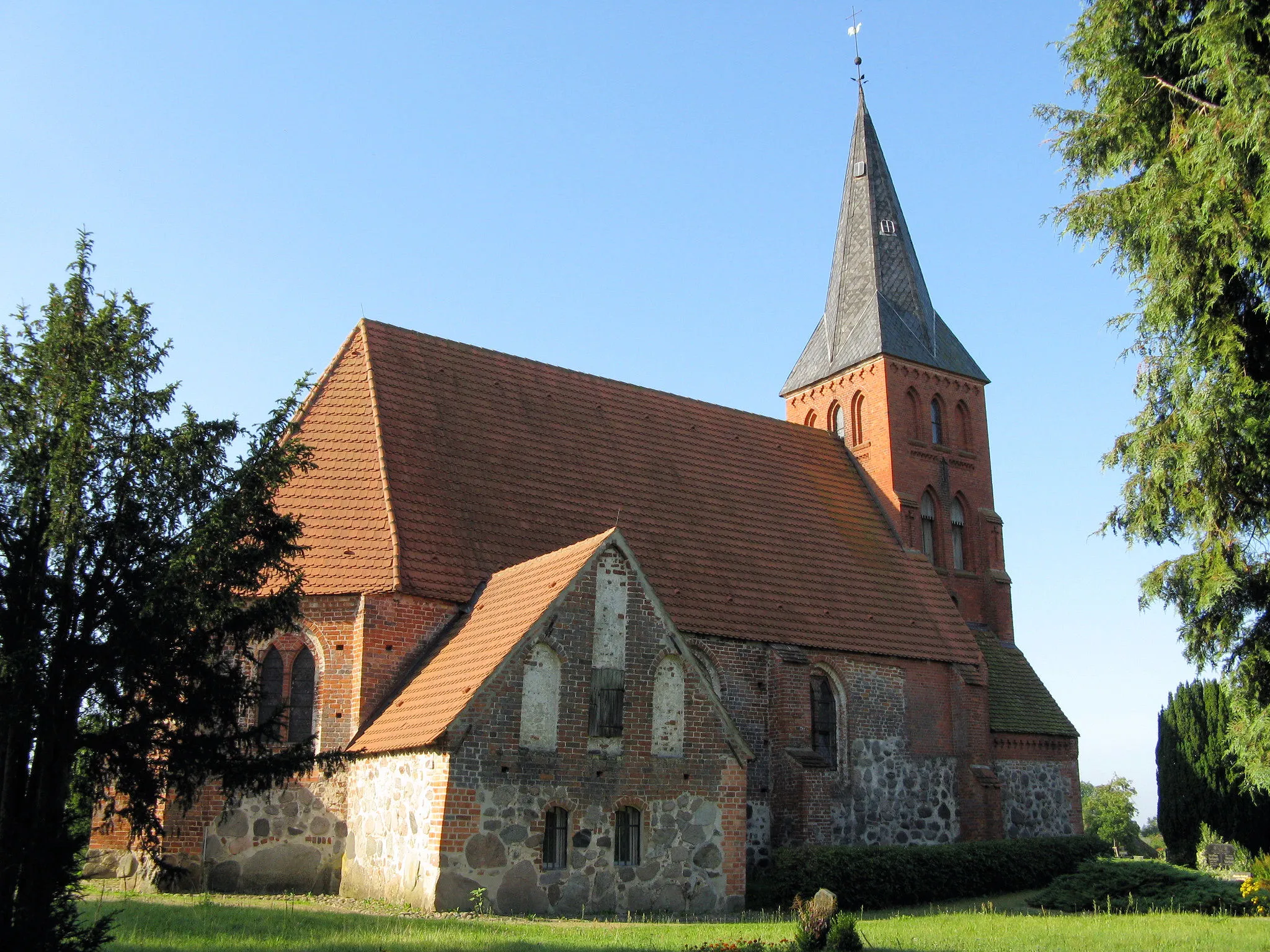 Photo showing: Church in Qualitz, disctrict Rostock, Mecklenburg-Vorpommern, Germany