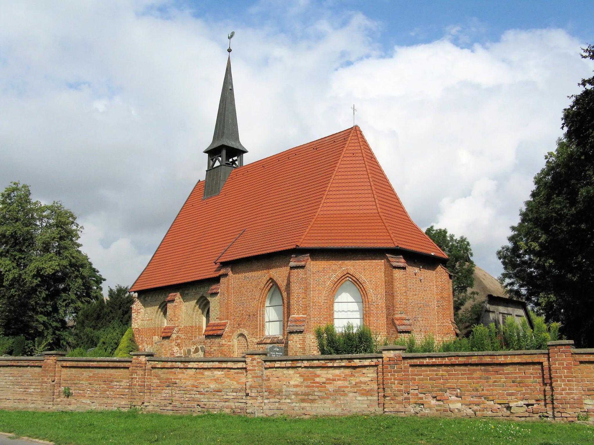 Photo showing: Church in Hohen Luckow, disctrict Bad Doberan, Mecklenburg-Vorpommern, Germany