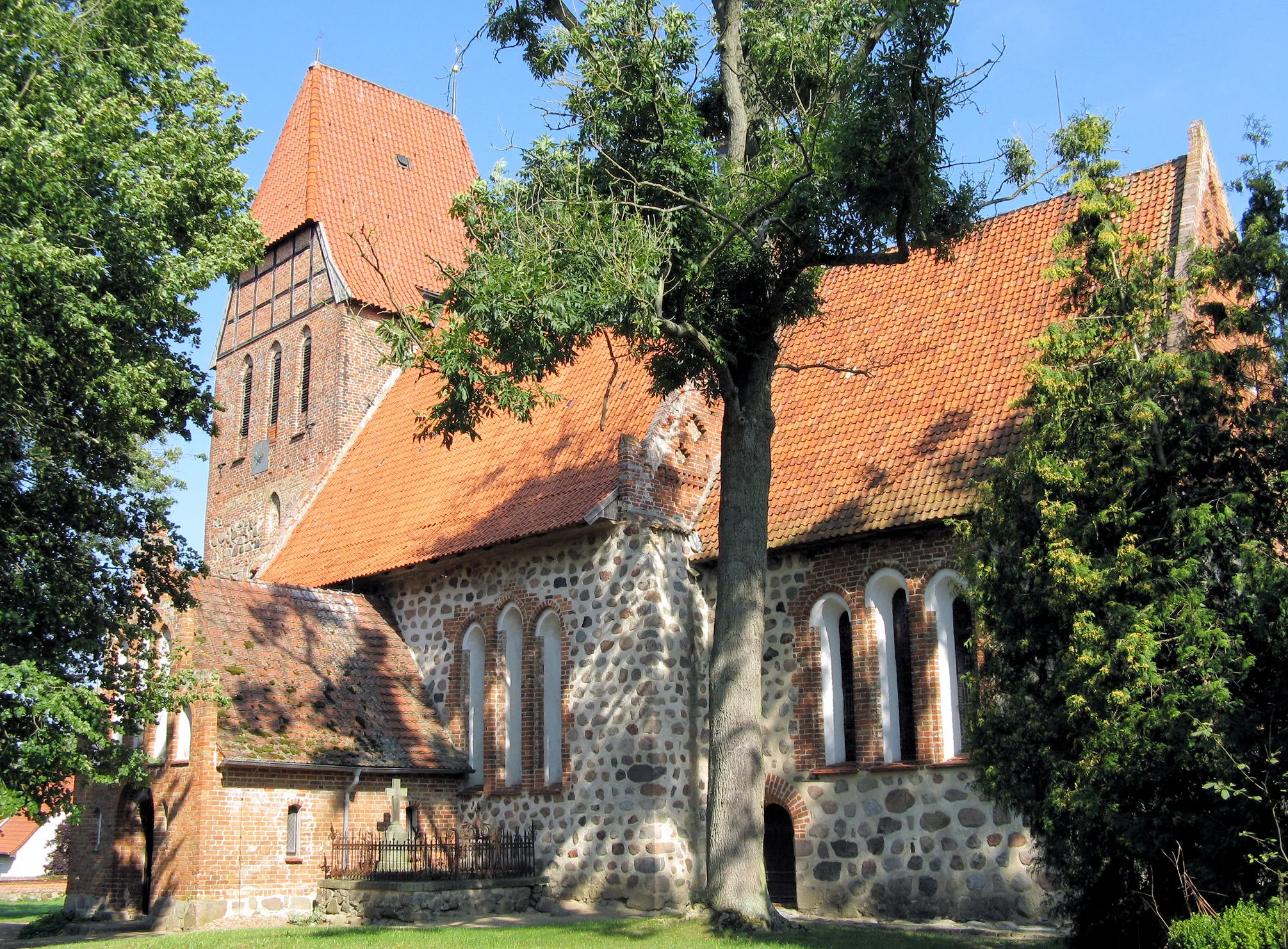 Photo showing: Church in Recknitz, disctrict Güstrow, Mecklenburg-Vorpommern, Germany