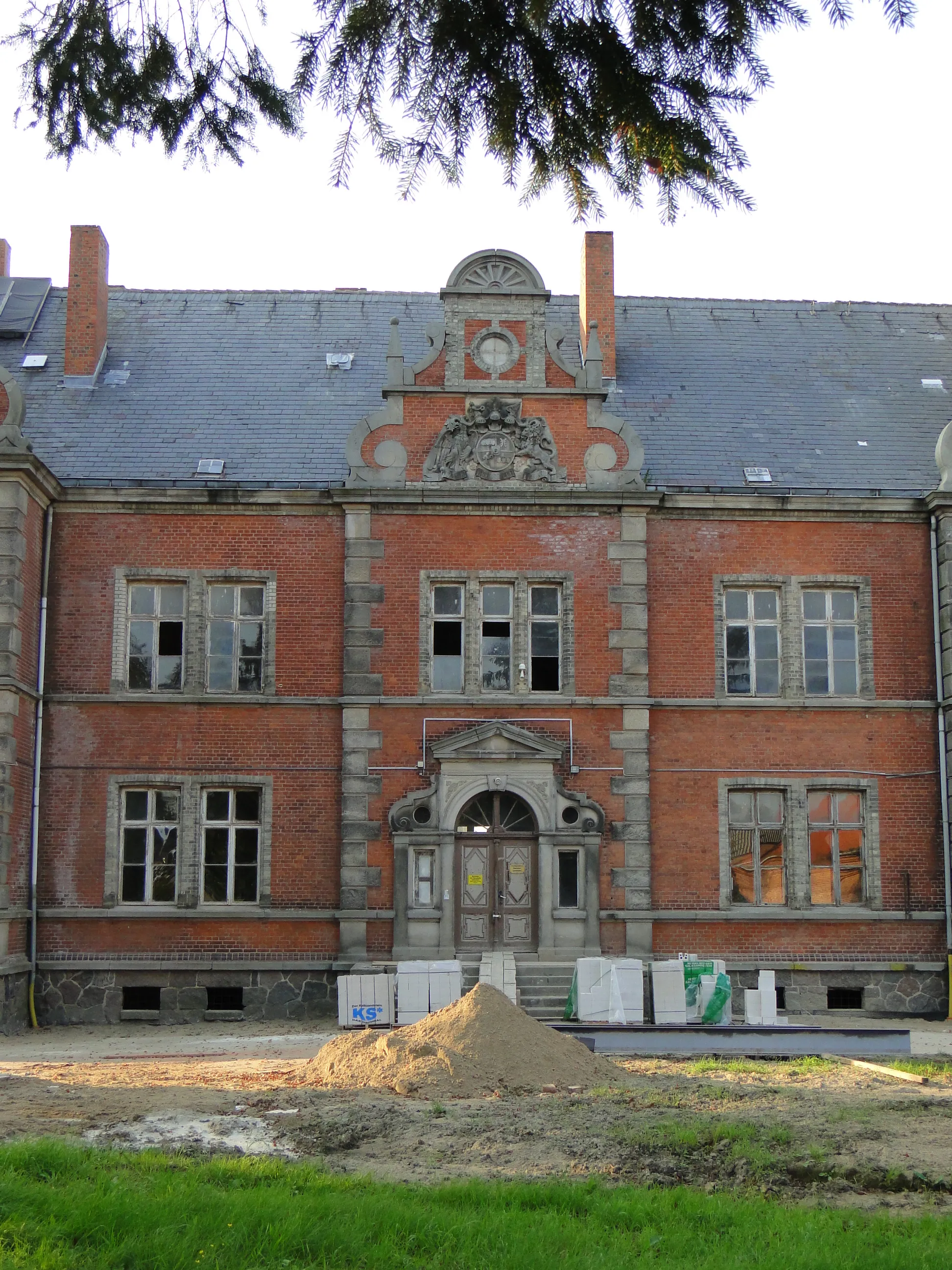 Photo showing: Manor house in Bernstorf, district Nordwestmecklenburg, Mecklenburg-Vorpommern, Germany