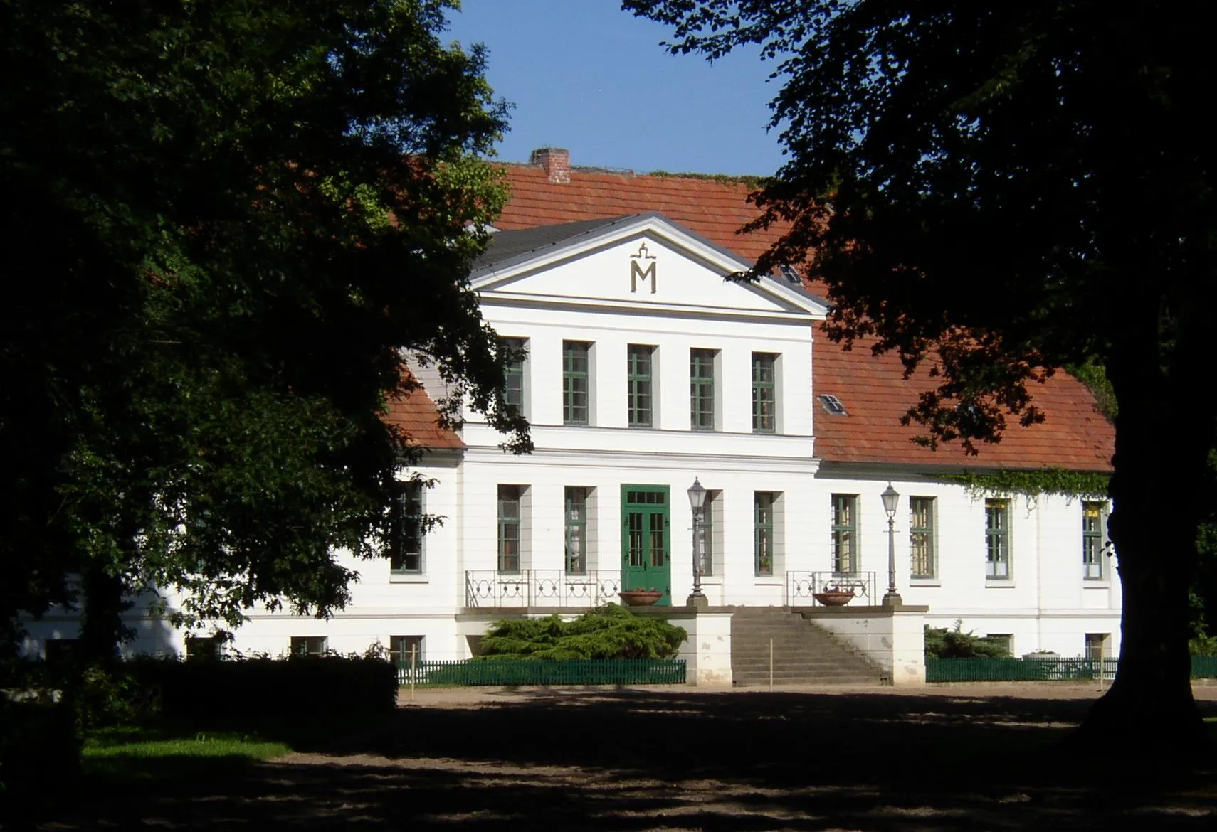 Photo showing: Headquarters of state stud farm in Redefin in Mecklenburg-Western Pomerania, Germany