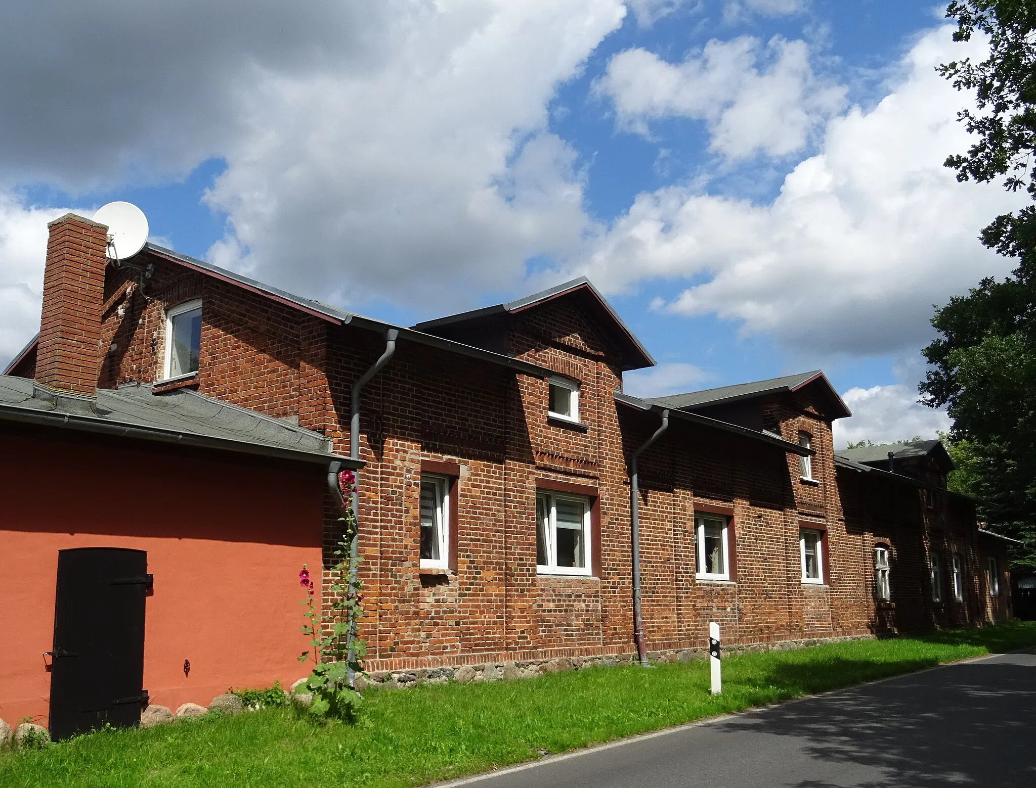 Photo showing: Nadelitz, denkmalgeschütztes Landarbeiterhaus Nadelitz 11
