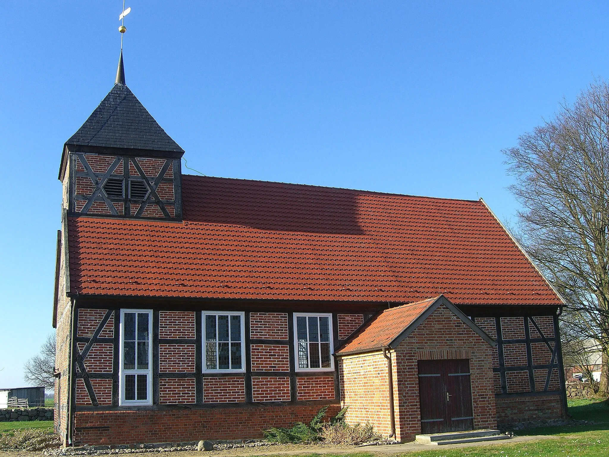 Photo showing: Church in Plauerhagen