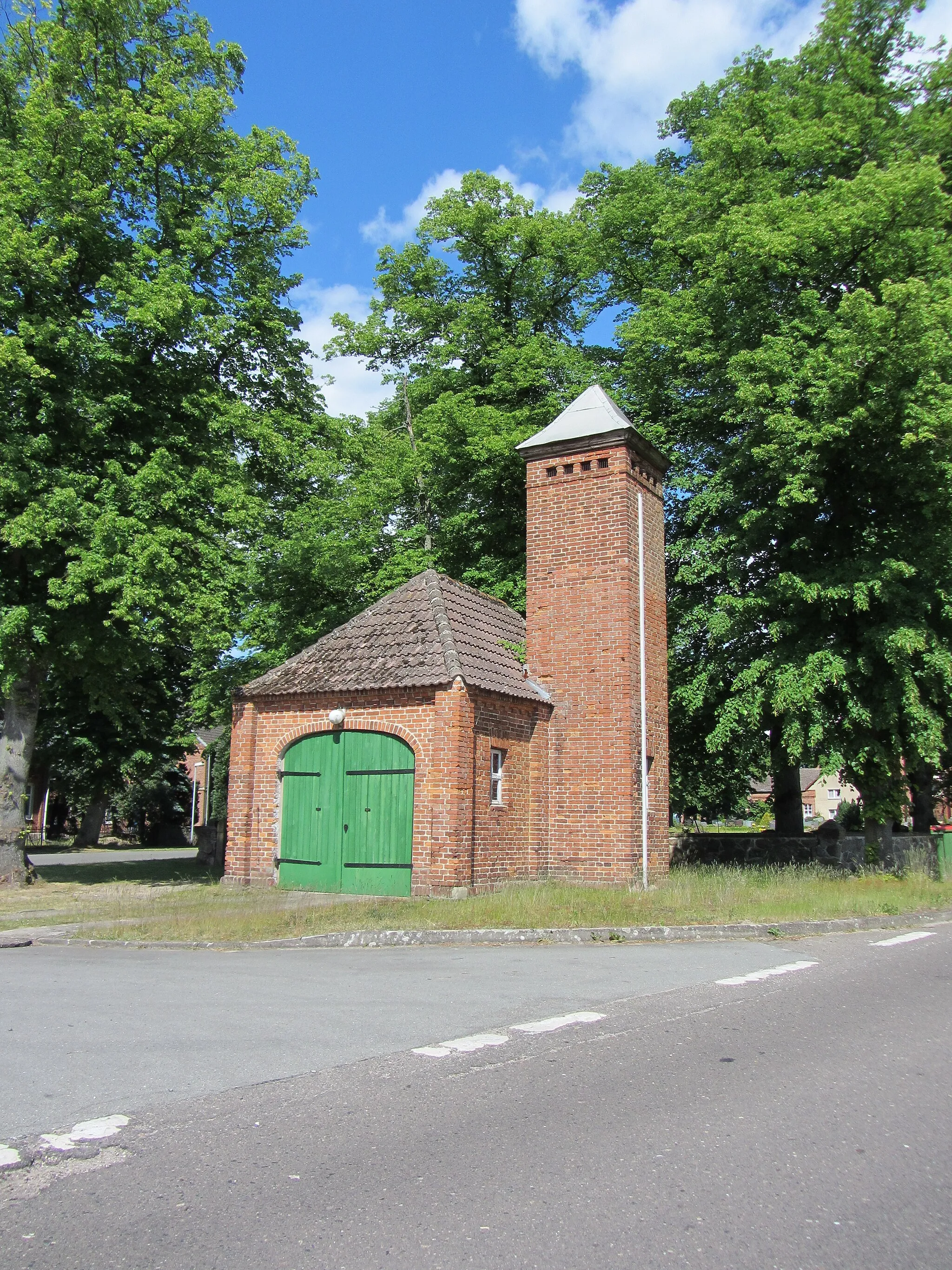 Photo showing: Fire station in Blievenstorf, district Ludwigslust-Parchim, Mecklenburg-Vorpommern, Germany