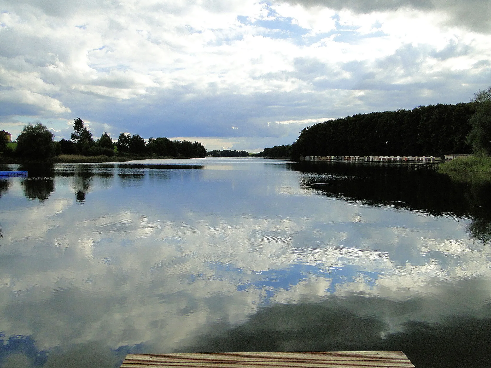 Photo showing: Lake Großer Stadtsee in Penzlin, district Müritz, Mecklenburg-Vorpommern, Germany