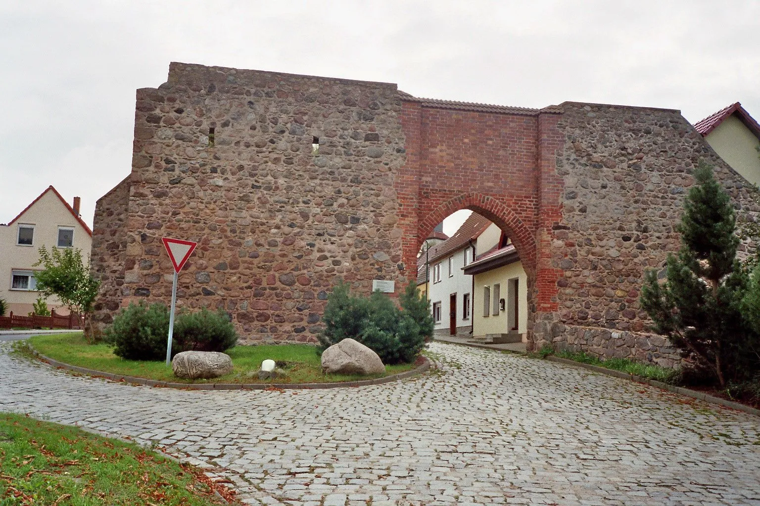 Photo showing: Eines der Stadttore von Fürstenwerder, Brandenburg