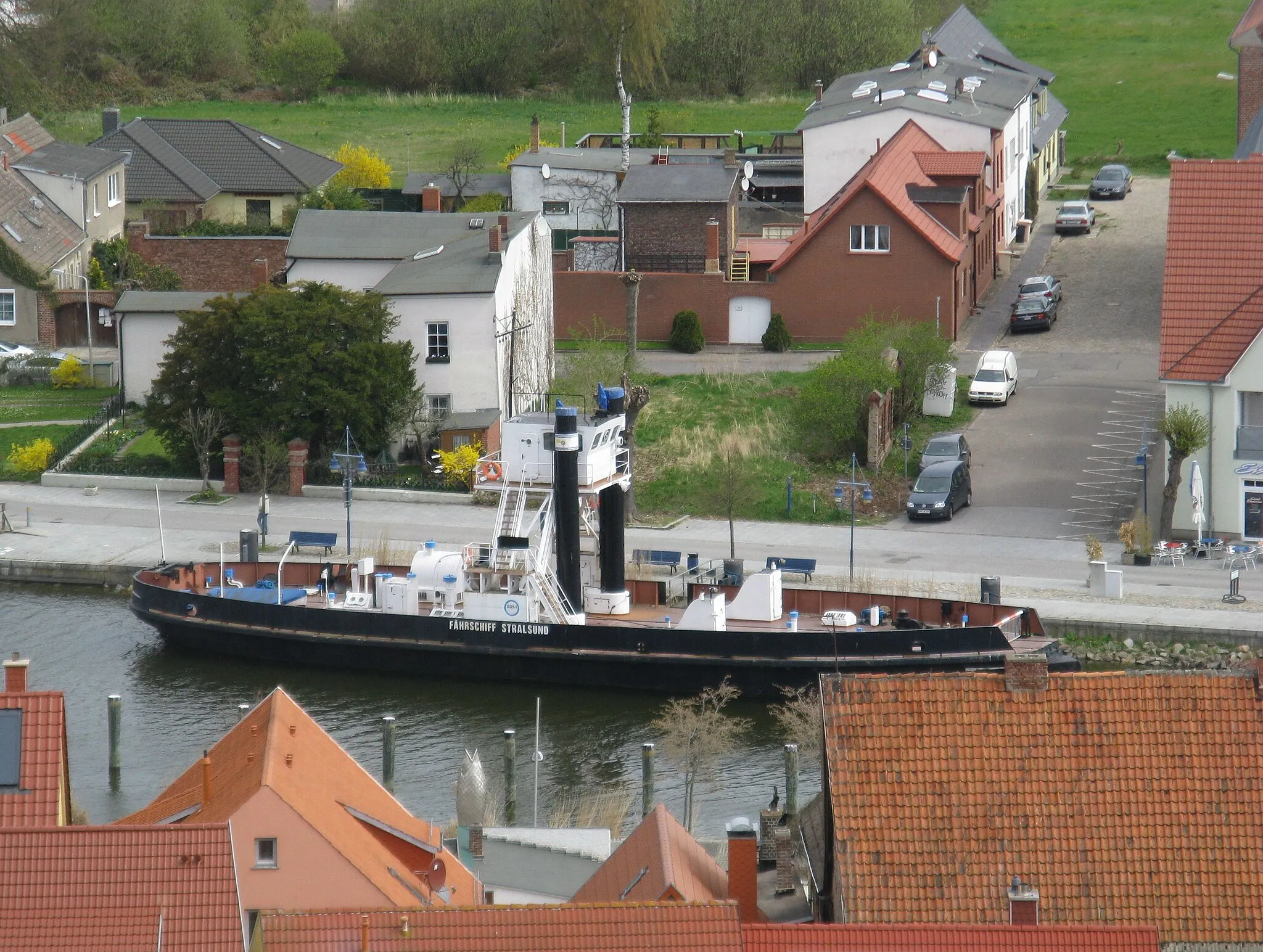 Photo showing: Das ehemalige Fährschiff "Stralsund" in Wolgast, gesehen vom Turm der Petri-Kirche