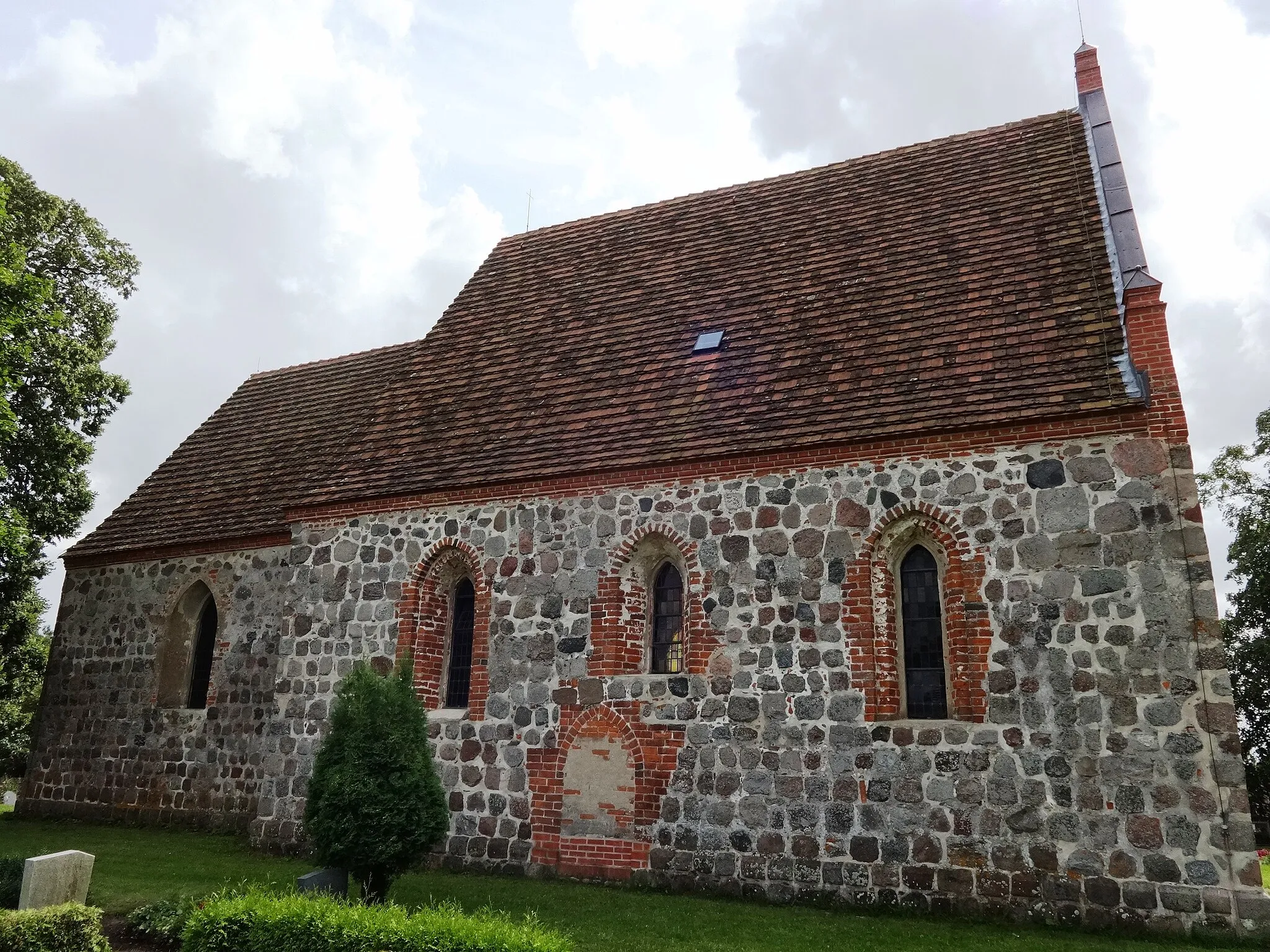 Photo showing: St. Nikolai zu Bauer, eine Feldsteinkirche aus dem 13. Jahrhundert in Wehrland, ein Ortsteil der Gemeinde Zemitz, Landkreis Vorpommern-Greifswald