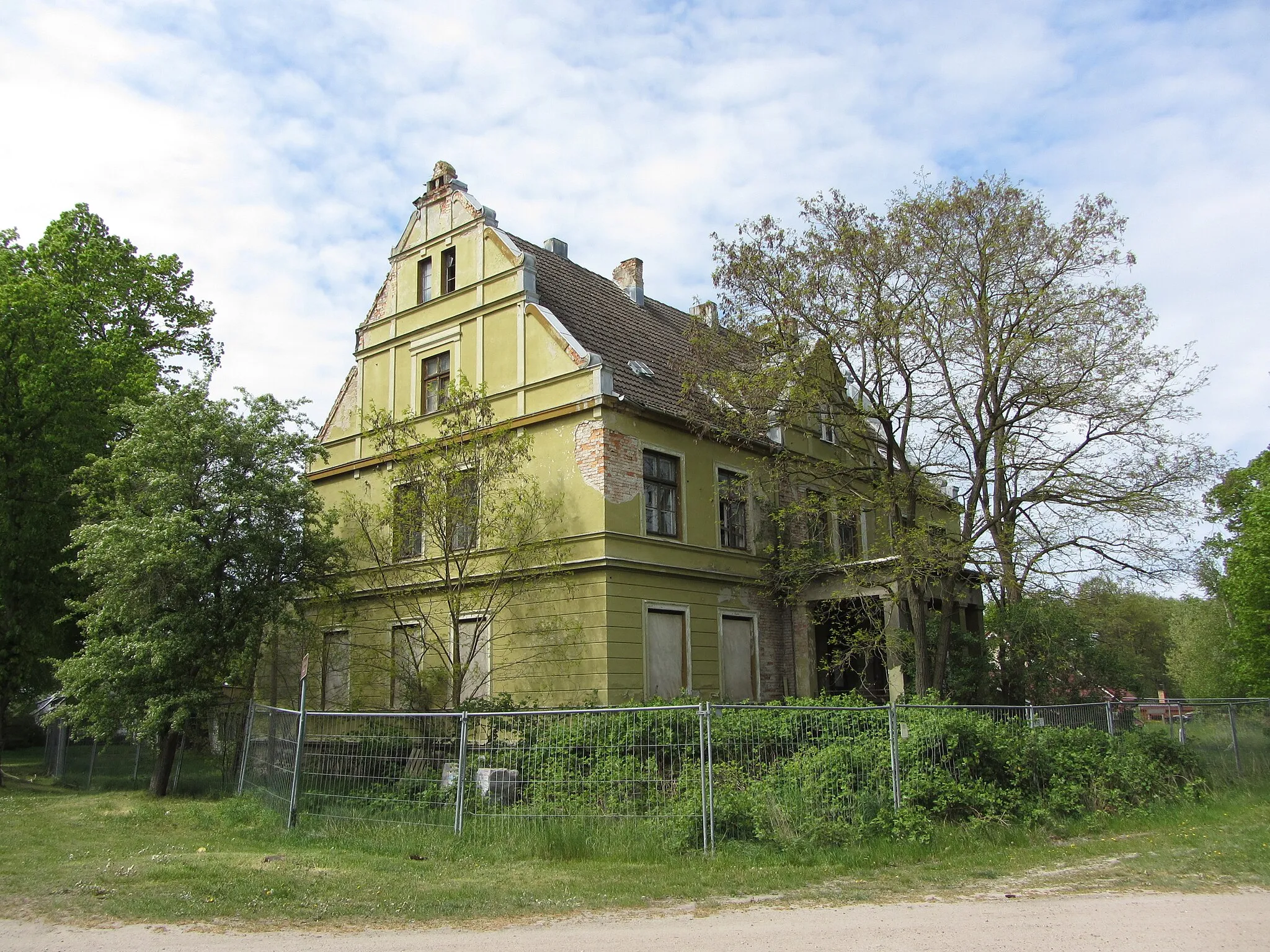 Photo showing: Manor house in Flessenow, district Ludwigslust-Parchim, Mecklenburg-Vorpommern, Germany