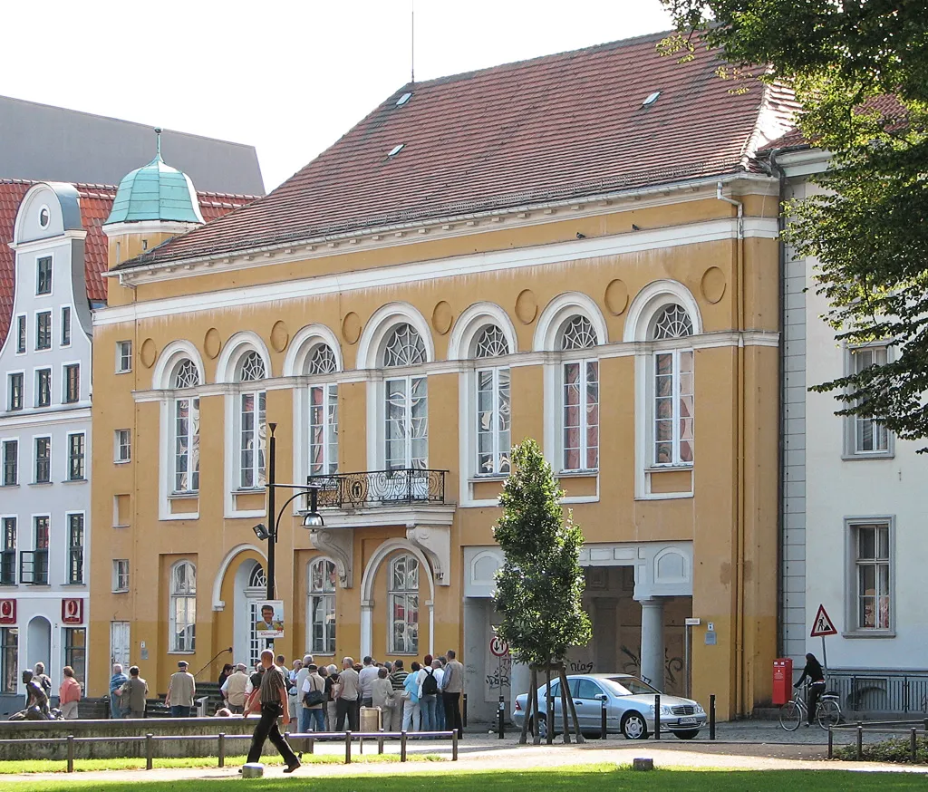 Photo showing: Beschreibung: Barocksaal in Rostock / Germany
Fotograf: Darkone, 17. August 2005