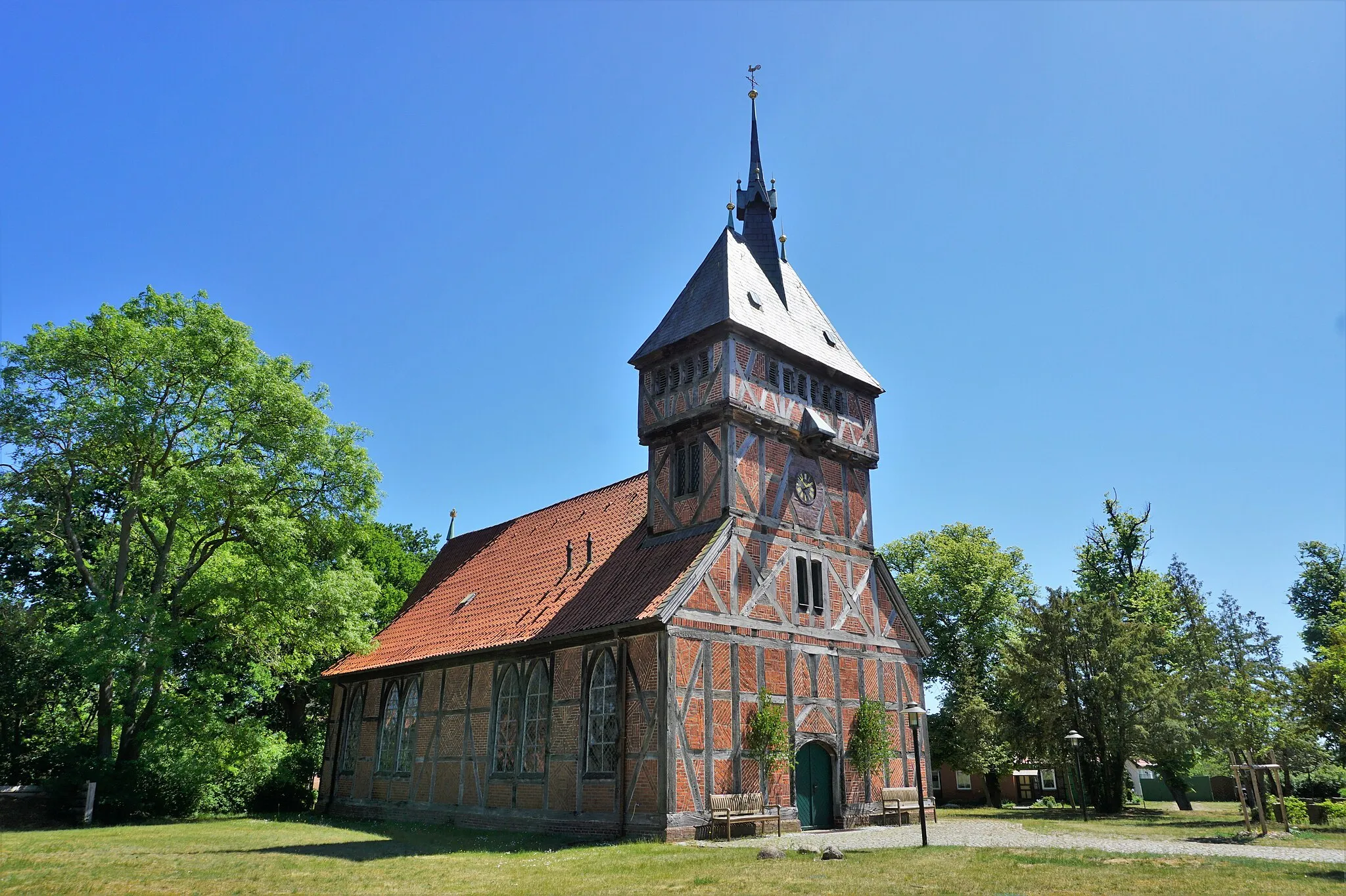 Photo showing: View from northwest to the St.-Marien-Church in Tripkau