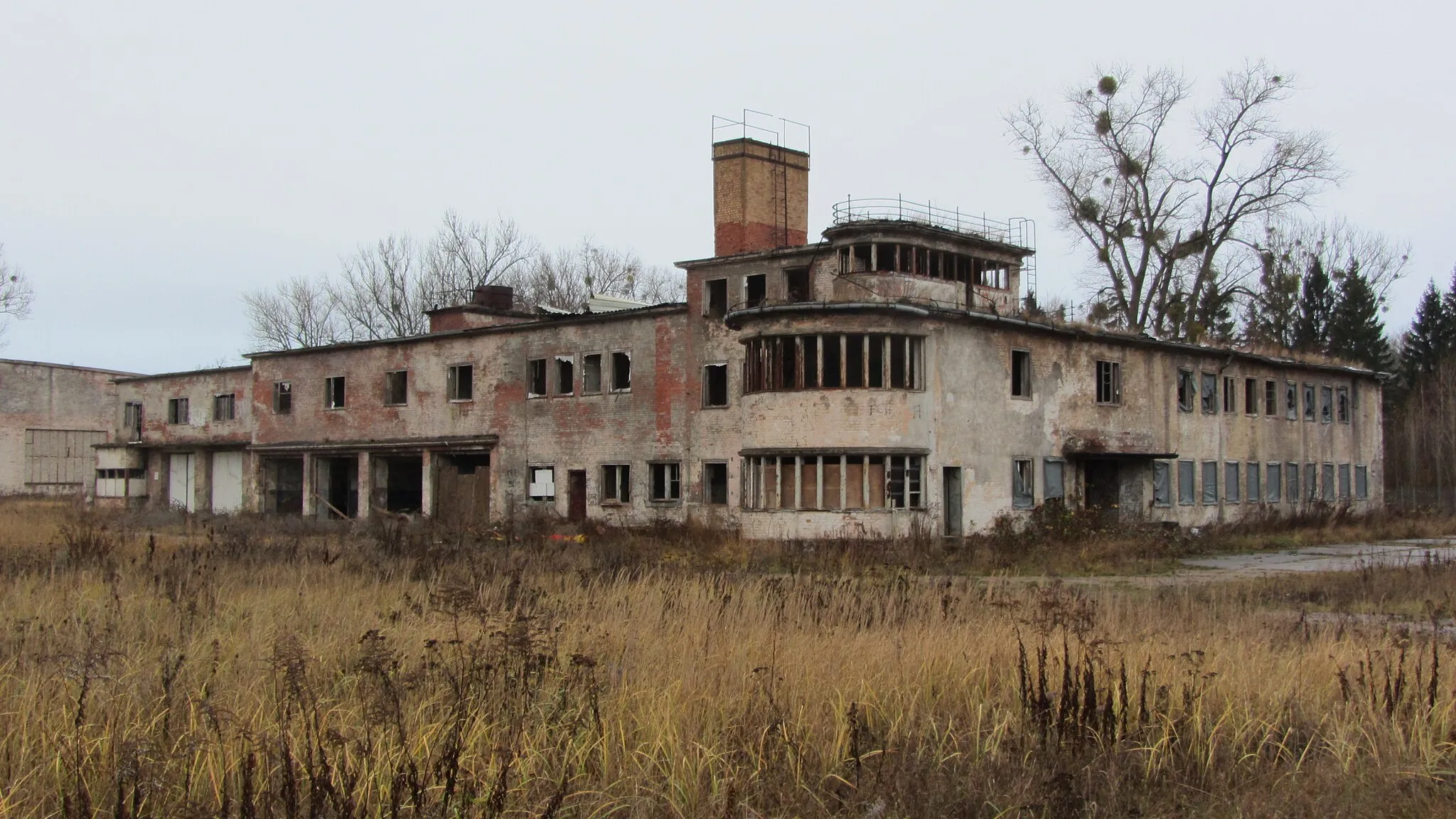 Photo showing: Flugleitzentrum Fliegerhorst Schwerin-Görries