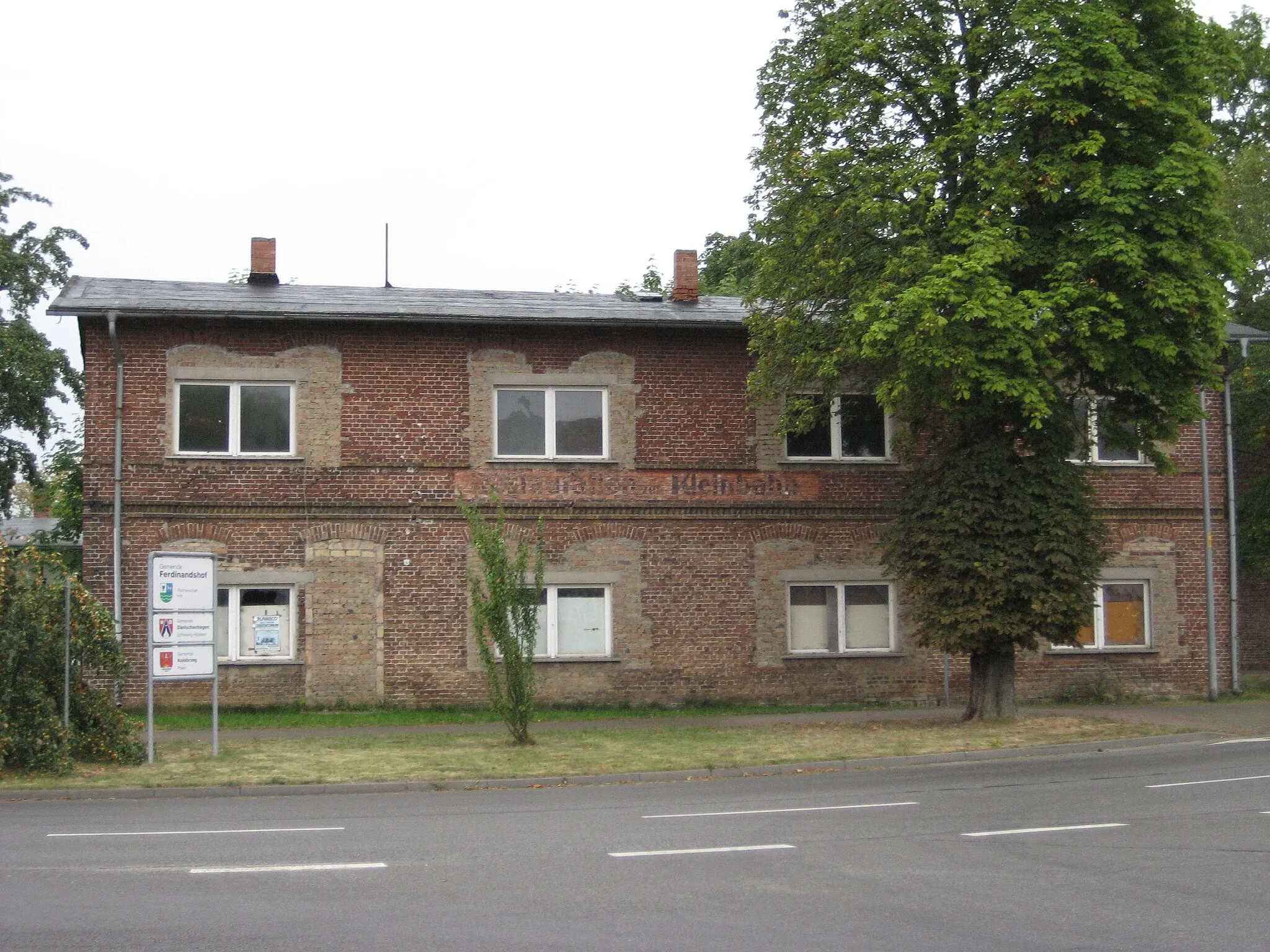 Photo showing: Gebäude in der Dr.-Allende-Straße 4 in Ferdinandshof.
