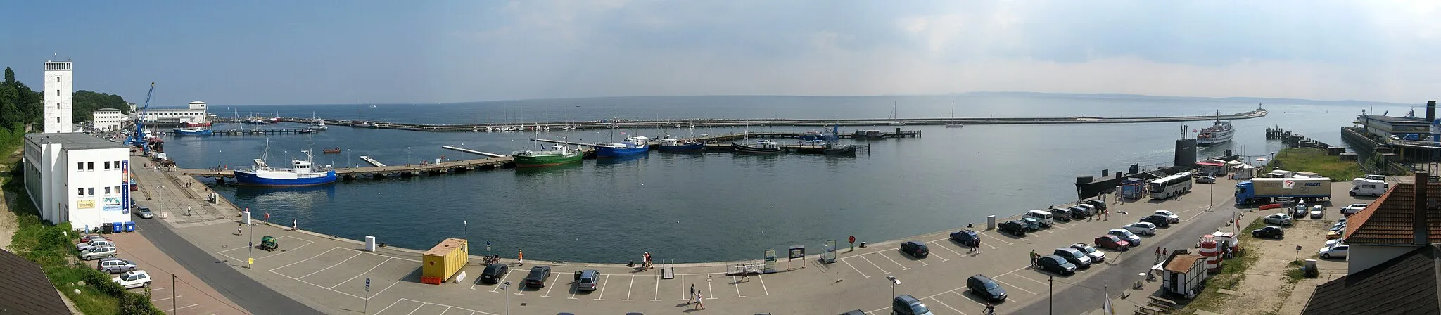 Photo showing: Rügen: Sassnitz - Panorama über den Hafen von der Fußgängerhängebrücke aus