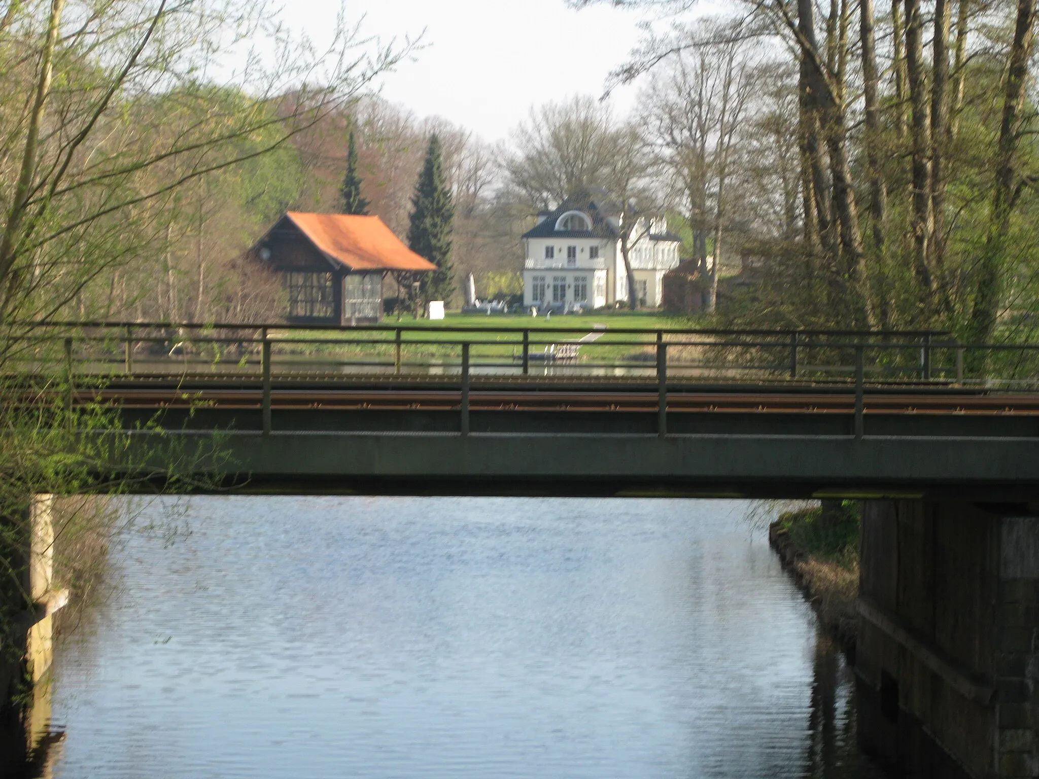 Photo showing: Railroad bridge over river Wakenitz.