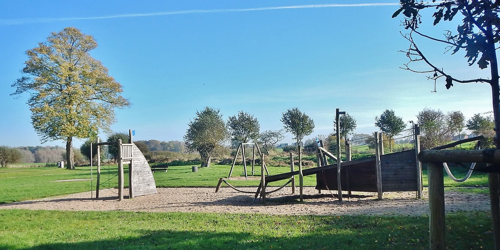 Photo showing: Spielplatz bei Kalkhorst am Ostseeküstenradweg vom Priwall nach Mecklenburg-Vorpommern