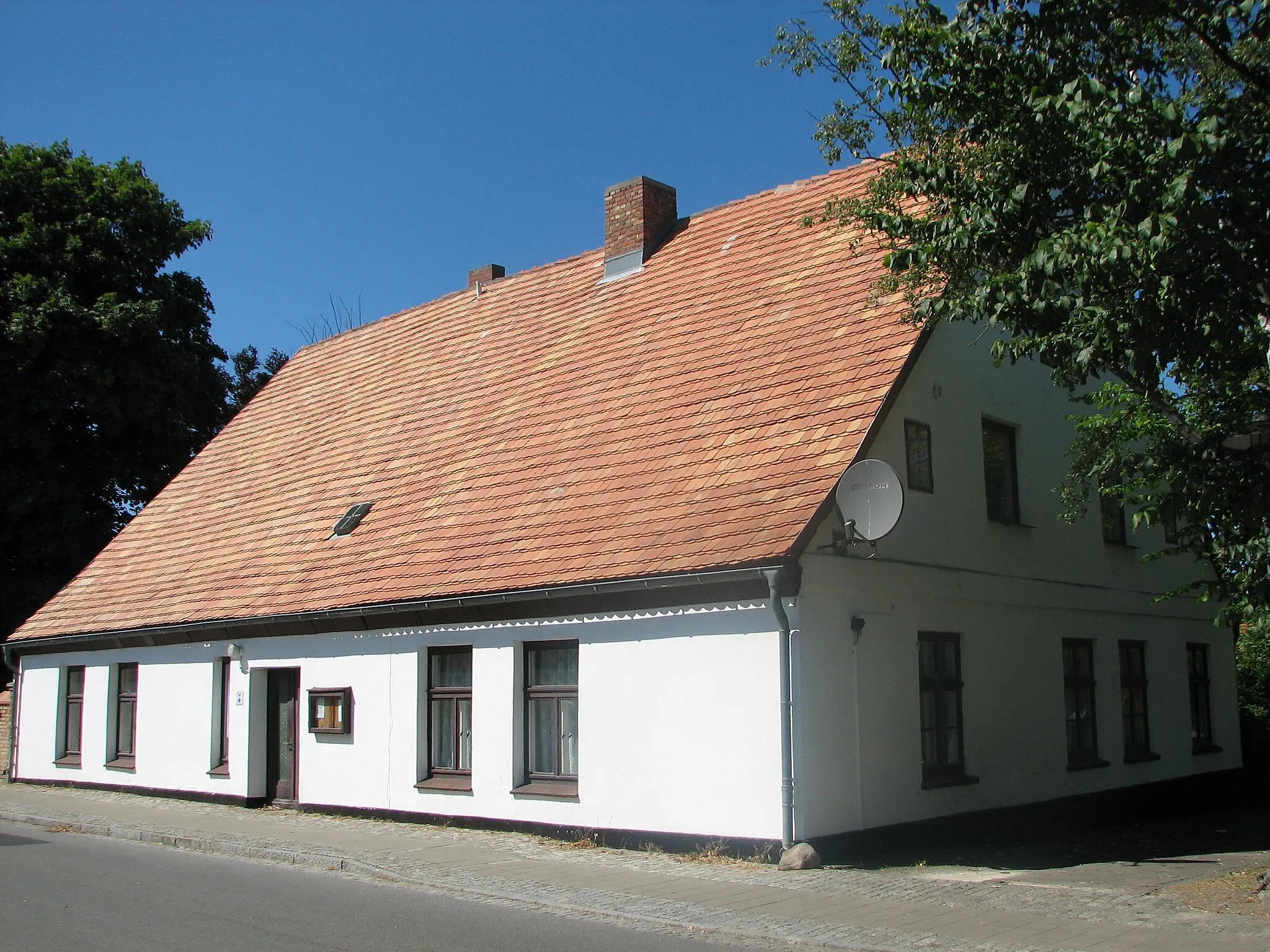 Photo showing: denkmalgeschütztes Pfarrhaus