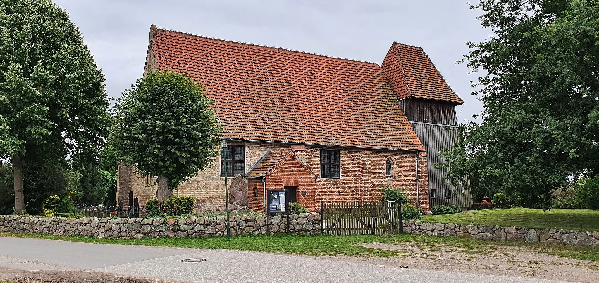 Photo showing: Dorfkirche Demern, August 2021