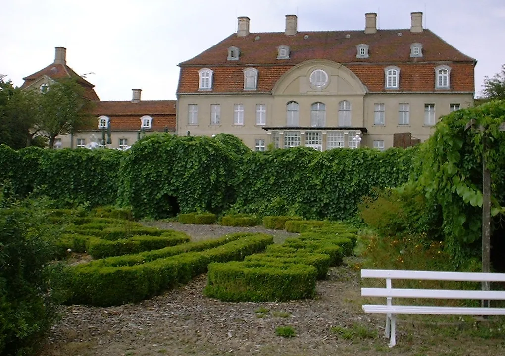 Photo showing: Vietgest manor in Lalendorf in Mecklenburg-Western Pomerania, Germany