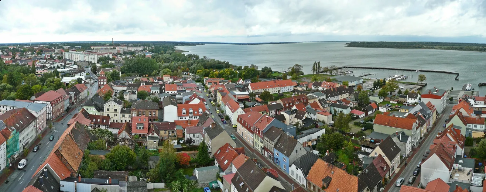 Photo showing: panorama of the western part of Ribnitz-Damgarten (view from the St. Mary's Church).