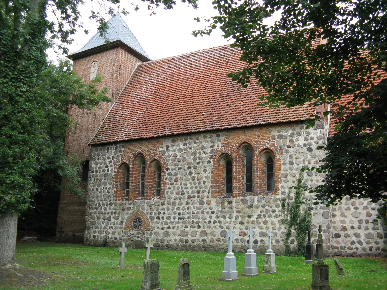 Photo showing: Church in Gägelow, district Parchim, Mecklenburg-Vorpommern, Germany
