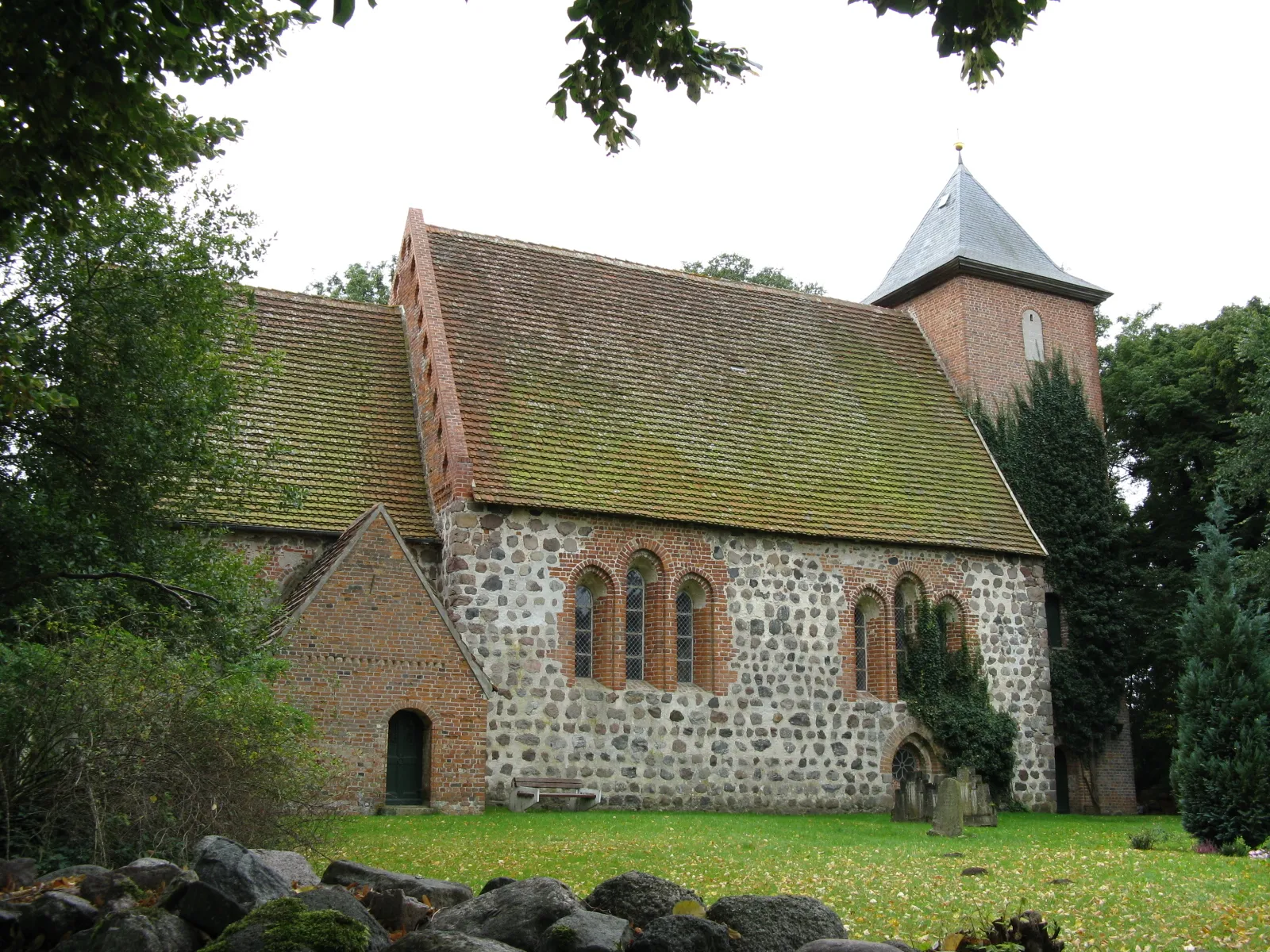 Photo showing: Church in Gägelow, district Parchim, Mecklenburg-Vorpommern, Germany