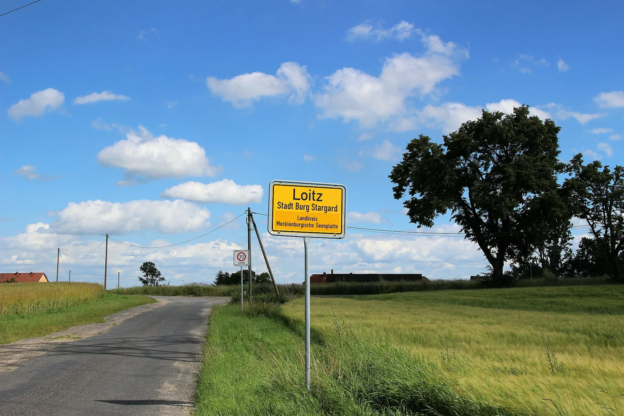 Photo showing: Nordwestlicher Ortseingang