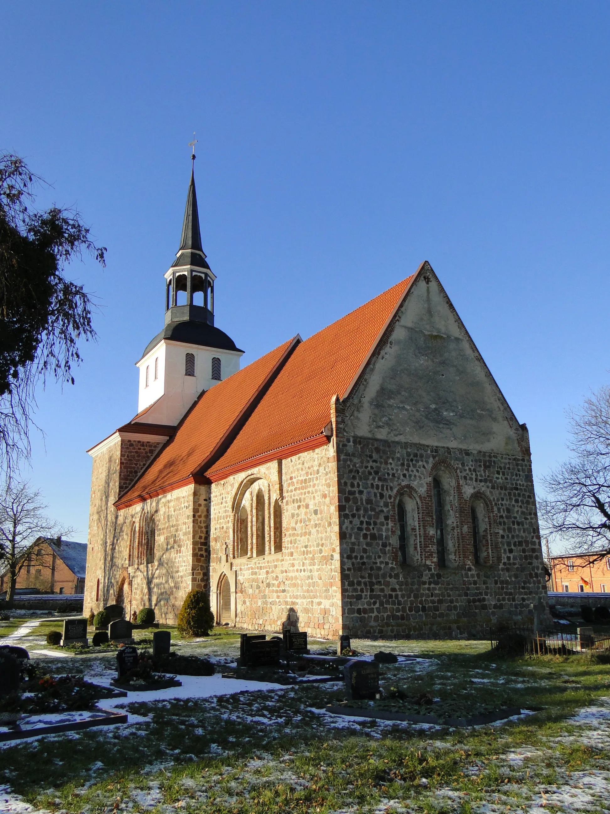 Photo showing: Church in Lübbersdorf, district Mecklenburg-Strelitz, Mecklenburg-Vorpommern, Germany