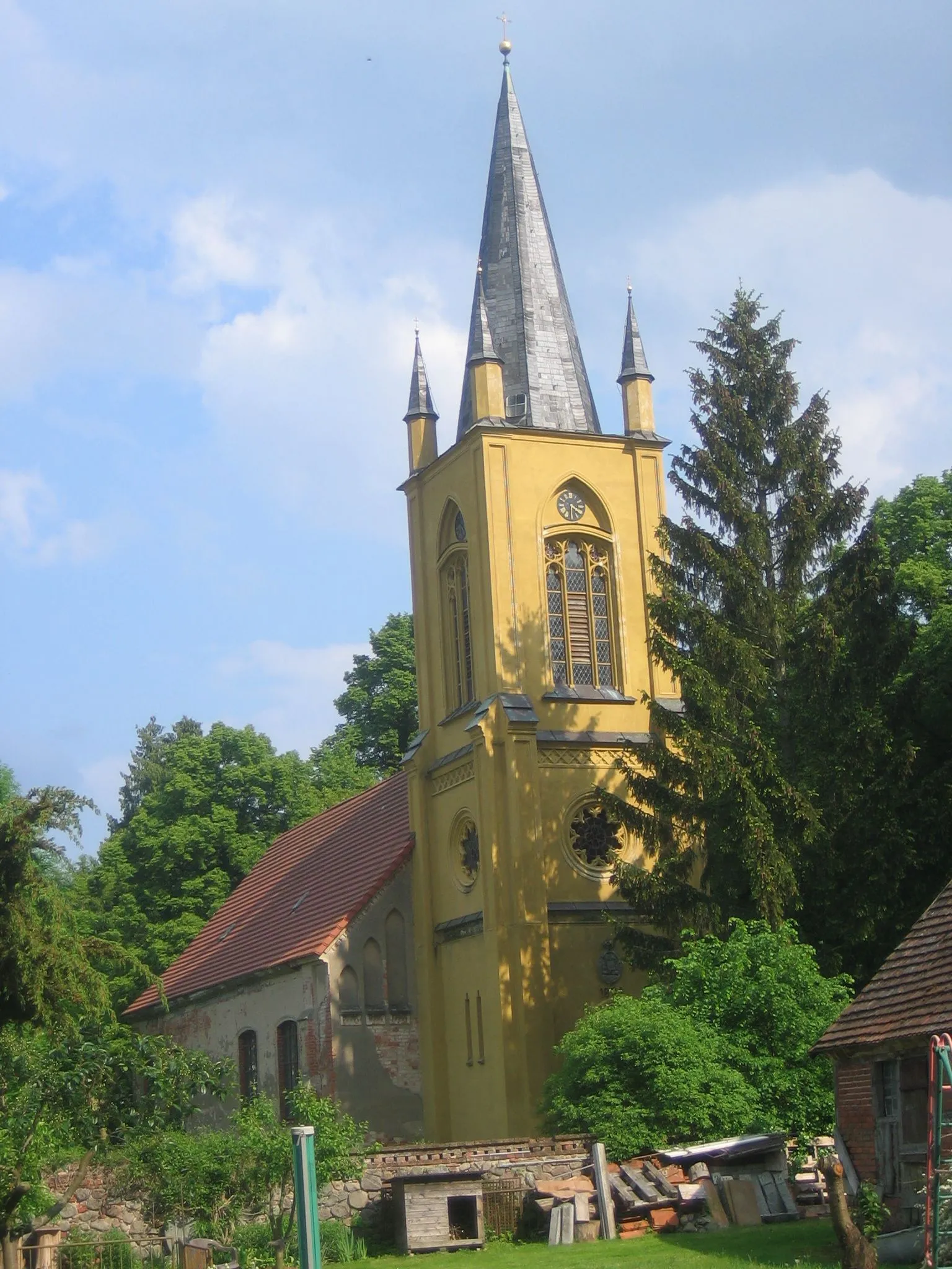 Photo showing: Dorfkirche in Prillwitz, Ortsteil der Gemeinde Hohenzieritz, Landkreis Mecklenburgische Seenplatte
