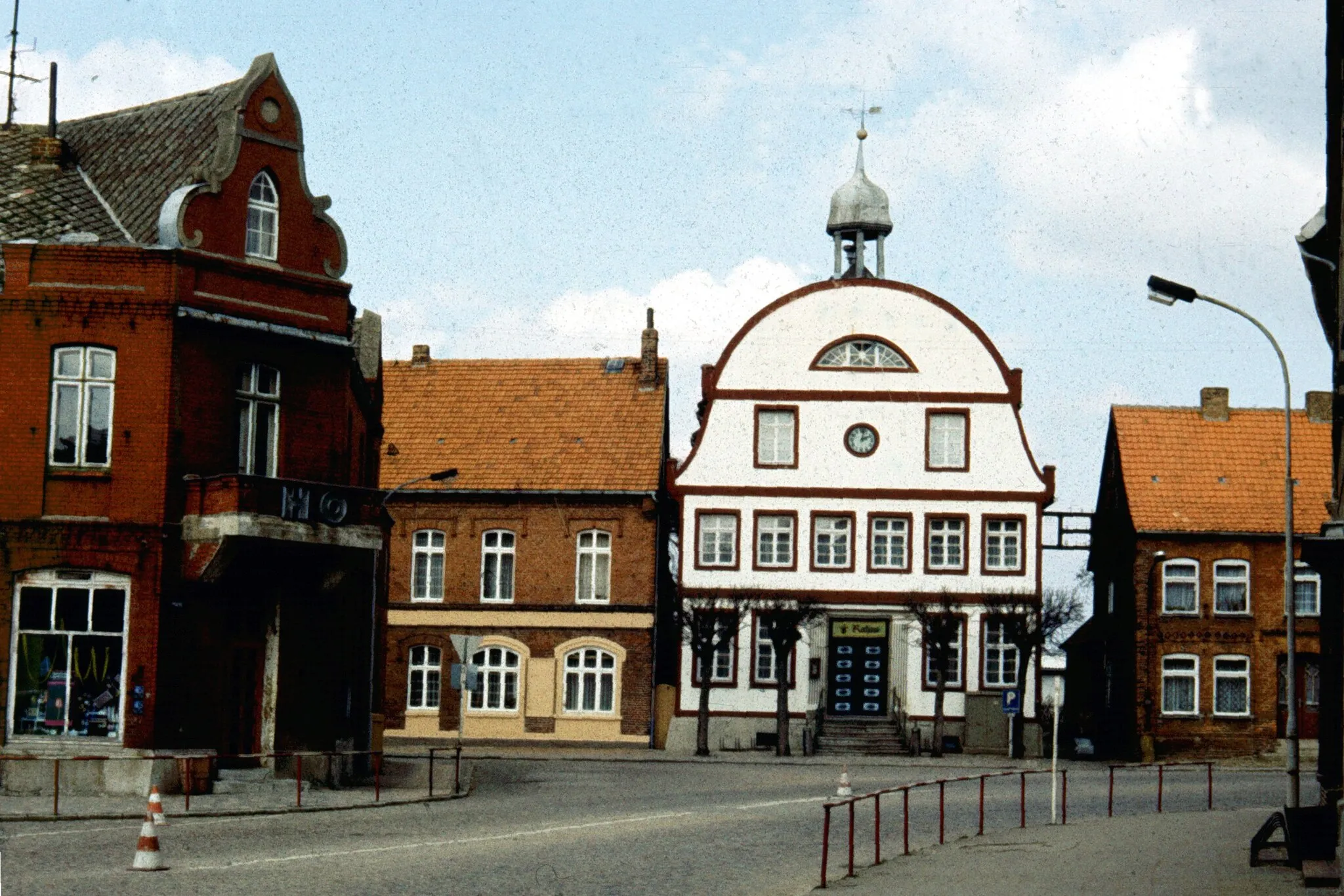 Photo showing: Rehna, the ancient town hall