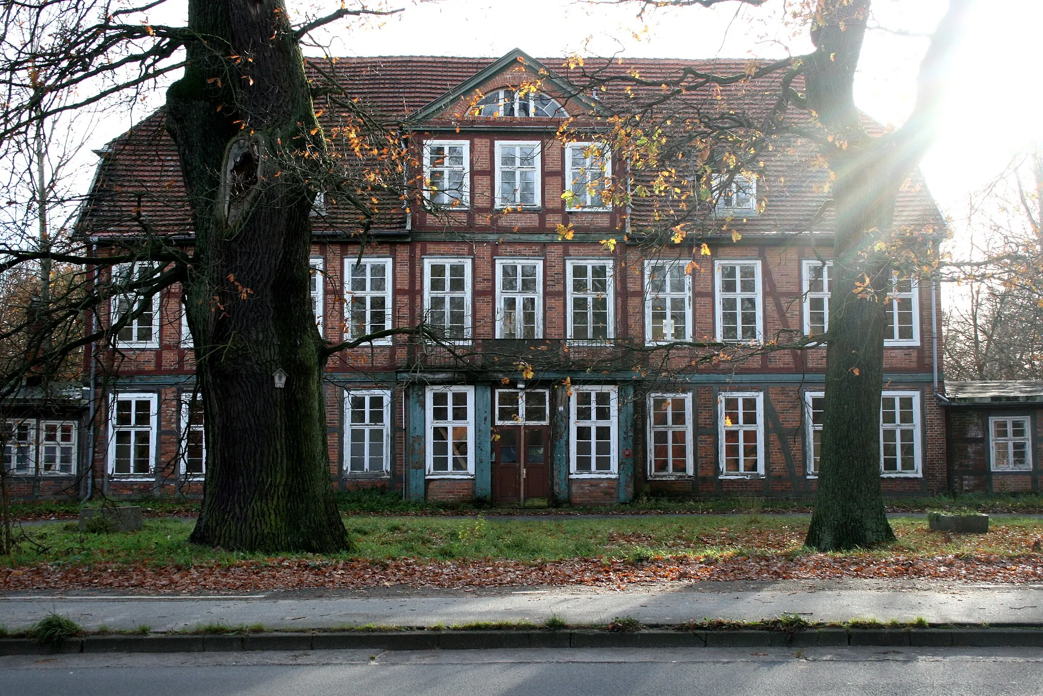 Photo showing: Jagdschloss im Schweriner Stadtteil Friedrichsthal, Mecklenburg-Vorpommern; Nordfassade Haupthaus