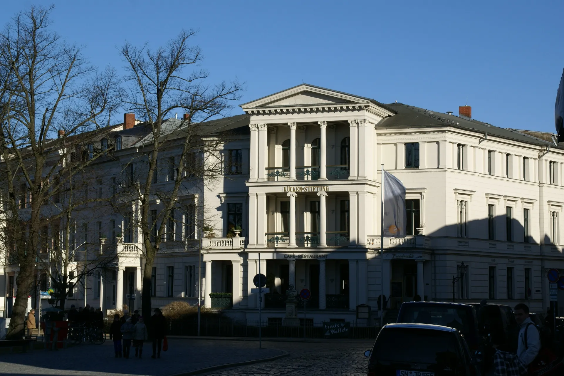 Photo showing: Kückenstiftung, the house of the composer Friedrich Kücken, and restaurant Friedrich's in Schwerin, Germany