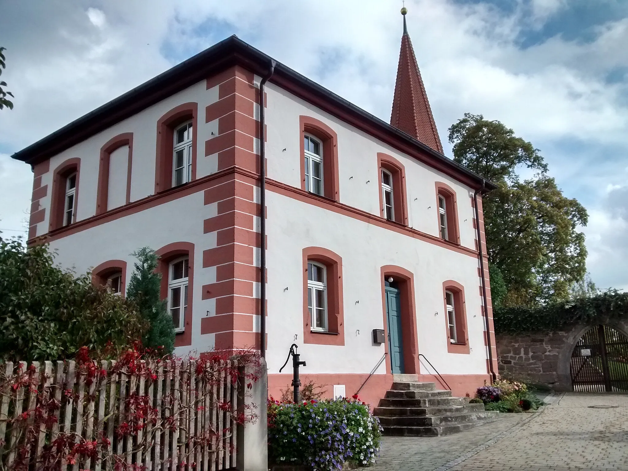 Photo showing: ehem. Schulhaus Seubersdorf